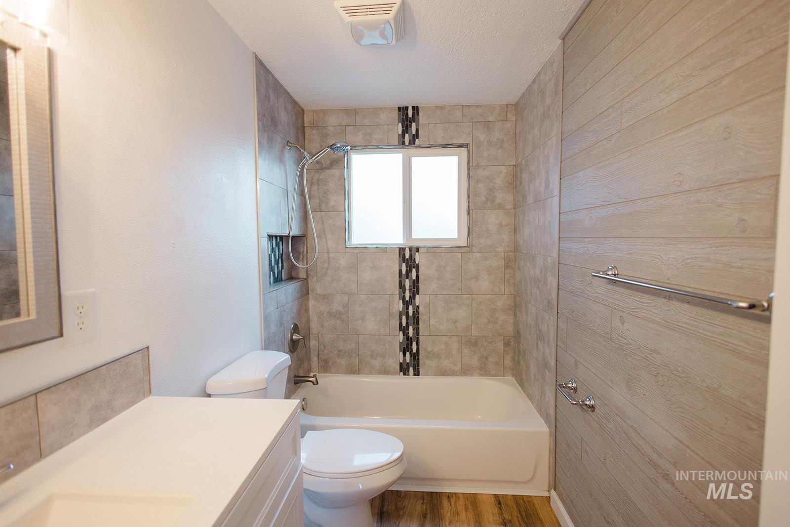 1320 E 4Th N, Mountain Home, Idaho 83647, 3 Bedrooms, 1 Bathroom, Residential For Sale, Price $265,000,MLS 98971405