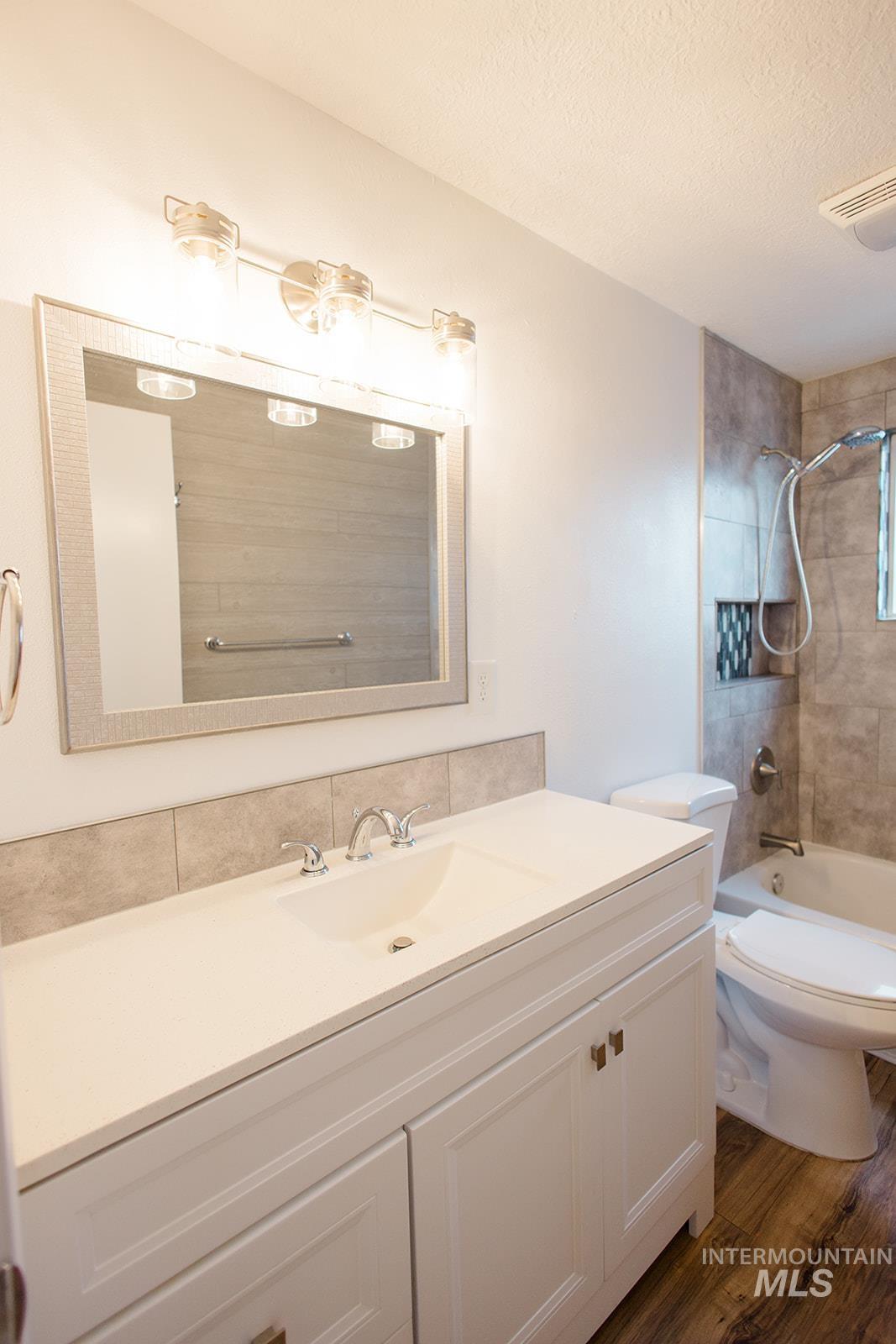 1320 E 4Th N, Mountain Home, Idaho 83647, 3 Bedrooms, 1 Bathroom, Residential For Sale, Price $265,000,MLS 98971405