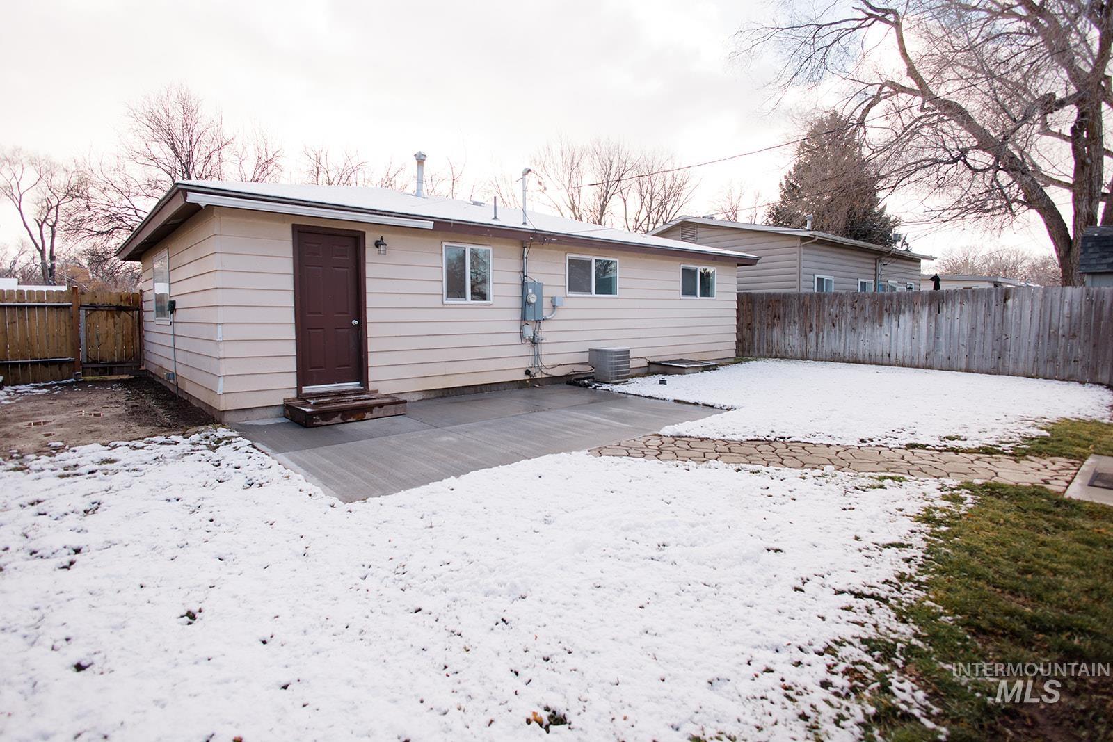 1320 E 4Th N, Mountain Home, Idaho 83647, 3 Bedrooms, 1 Bathroom, Residential For Sale, Price $265,000,MLS 98971405