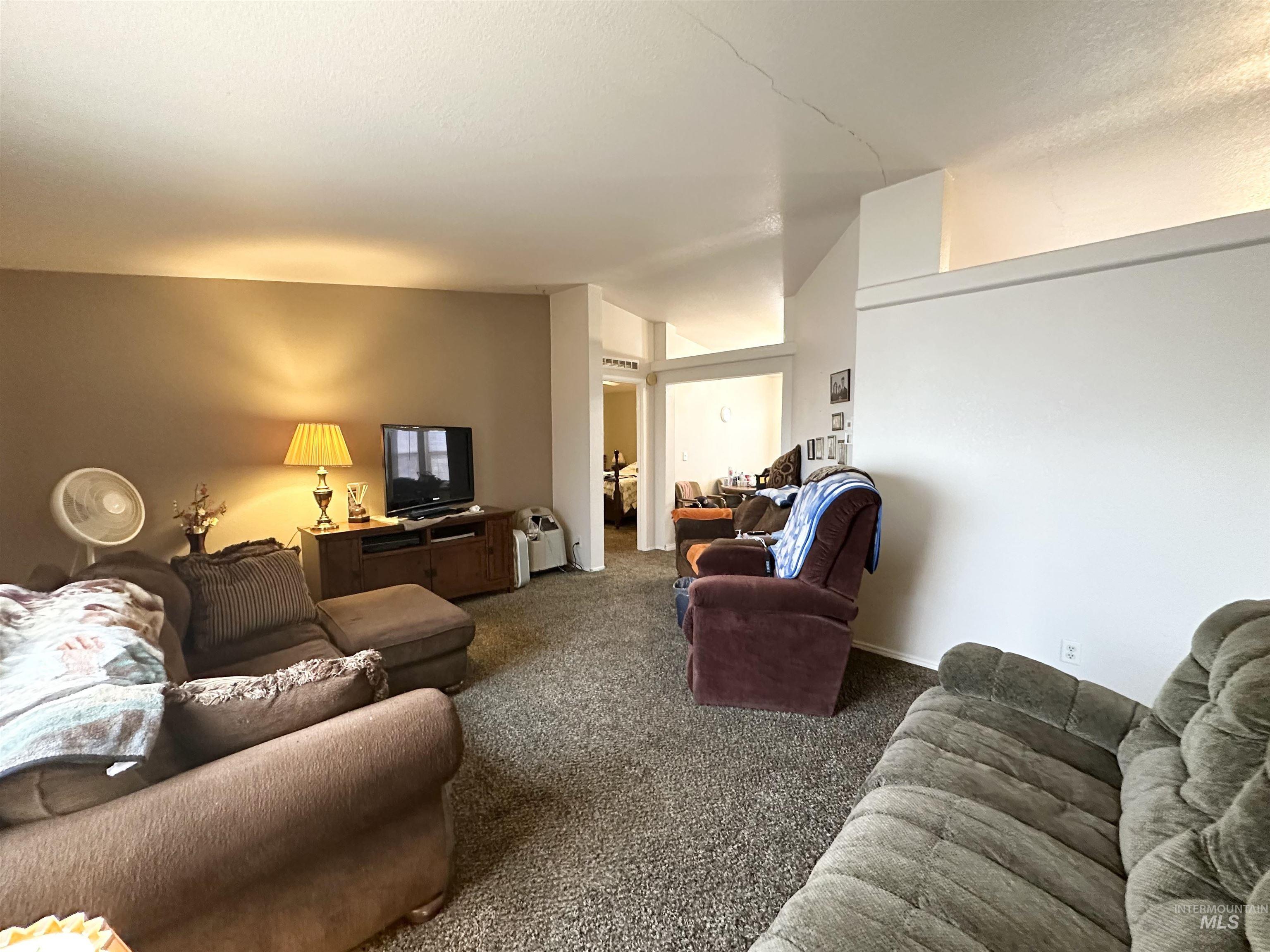 241 E 200 S, Jerome, Idaho 83338-6315, 3 Bedrooms, 2 Bathrooms, Residential For Sale, Price $419,999,MLS 98971408