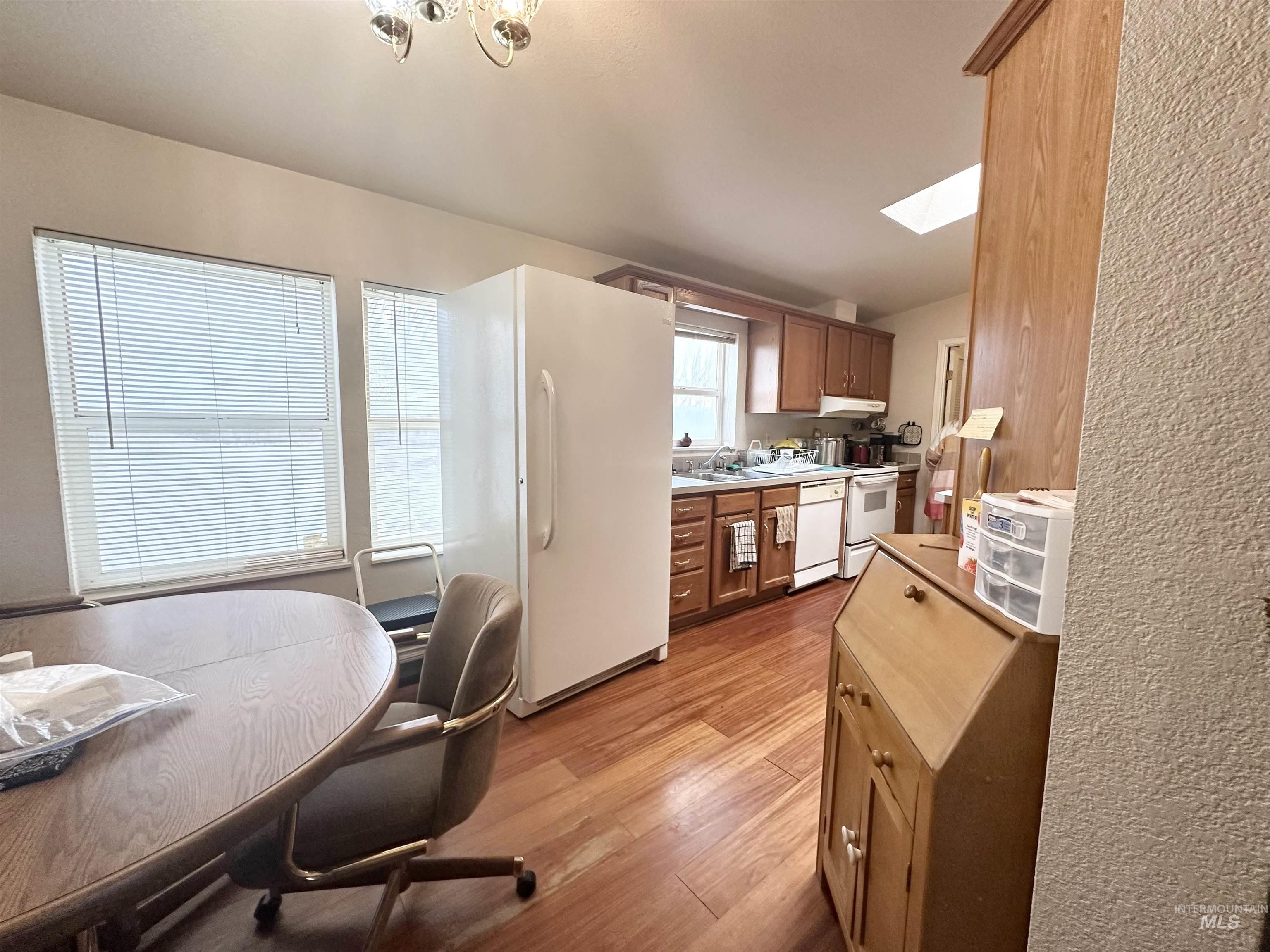 241 E 200 S, Jerome, Idaho 83338-6315, 3 Bedrooms, 2 Bathrooms, Residential For Sale, Price $419,999,MLS 98971408