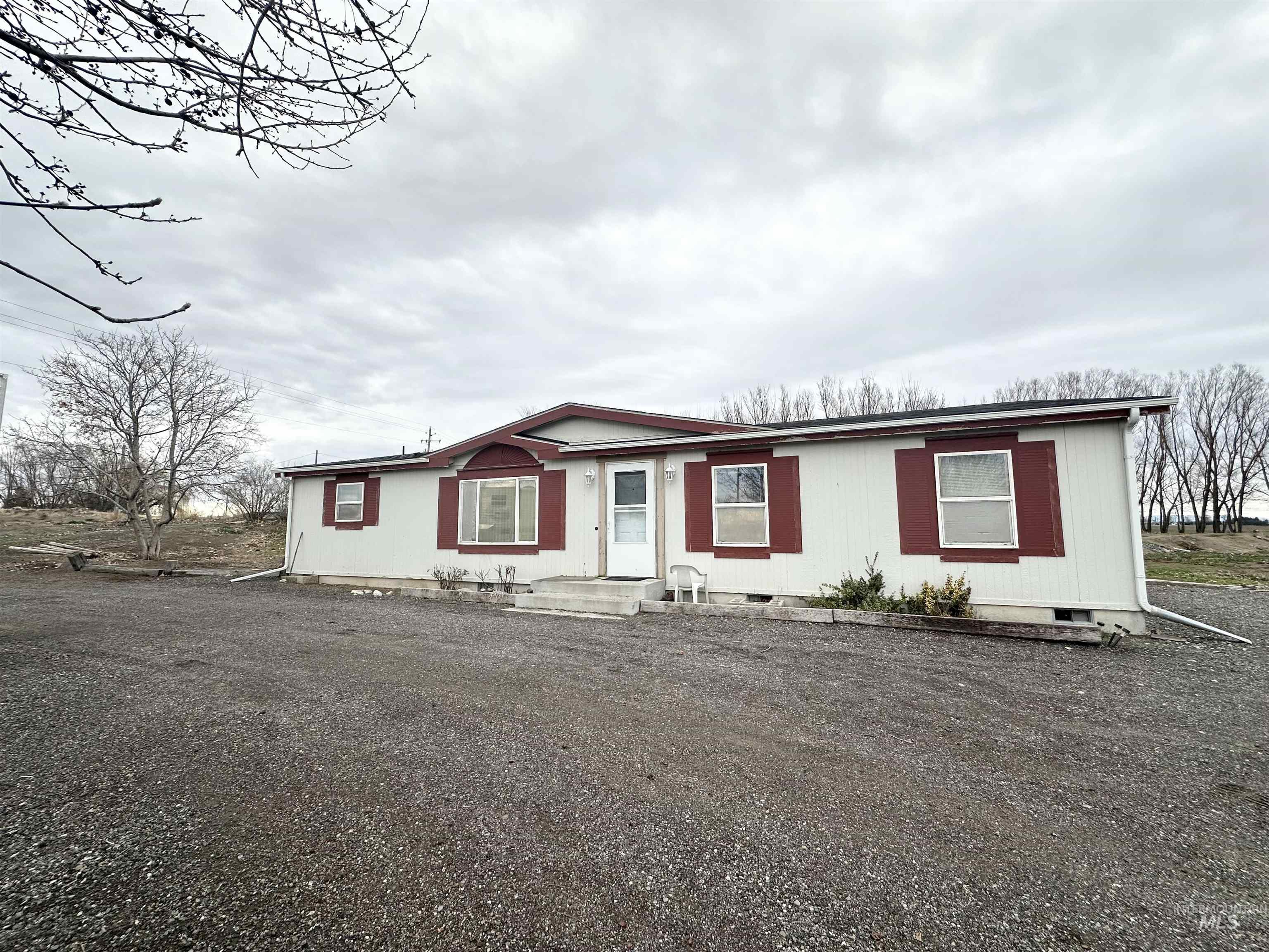 241 E 200 S, Jerome, Idaho 83338-6315, 3 Bedrooms, 2 Bathrooms, Residential For Sale, Price $419,999,MLS 98971408