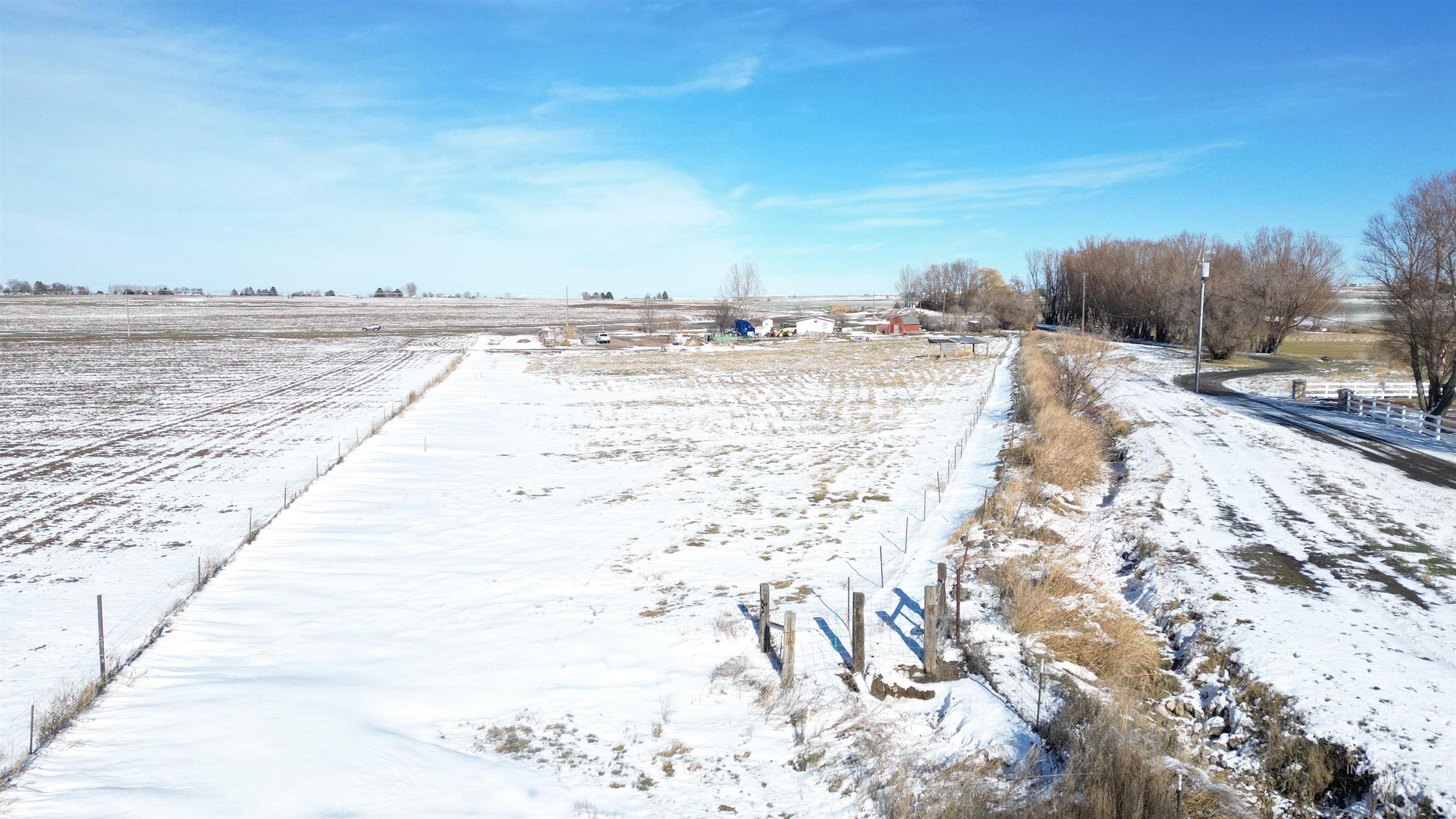 241 E 200 S, Jerome, Idaho 83338-6315, 3 Bedrooms, 2 Bathrooms, Residential For Sale, Price $419,999,MLS 98971408