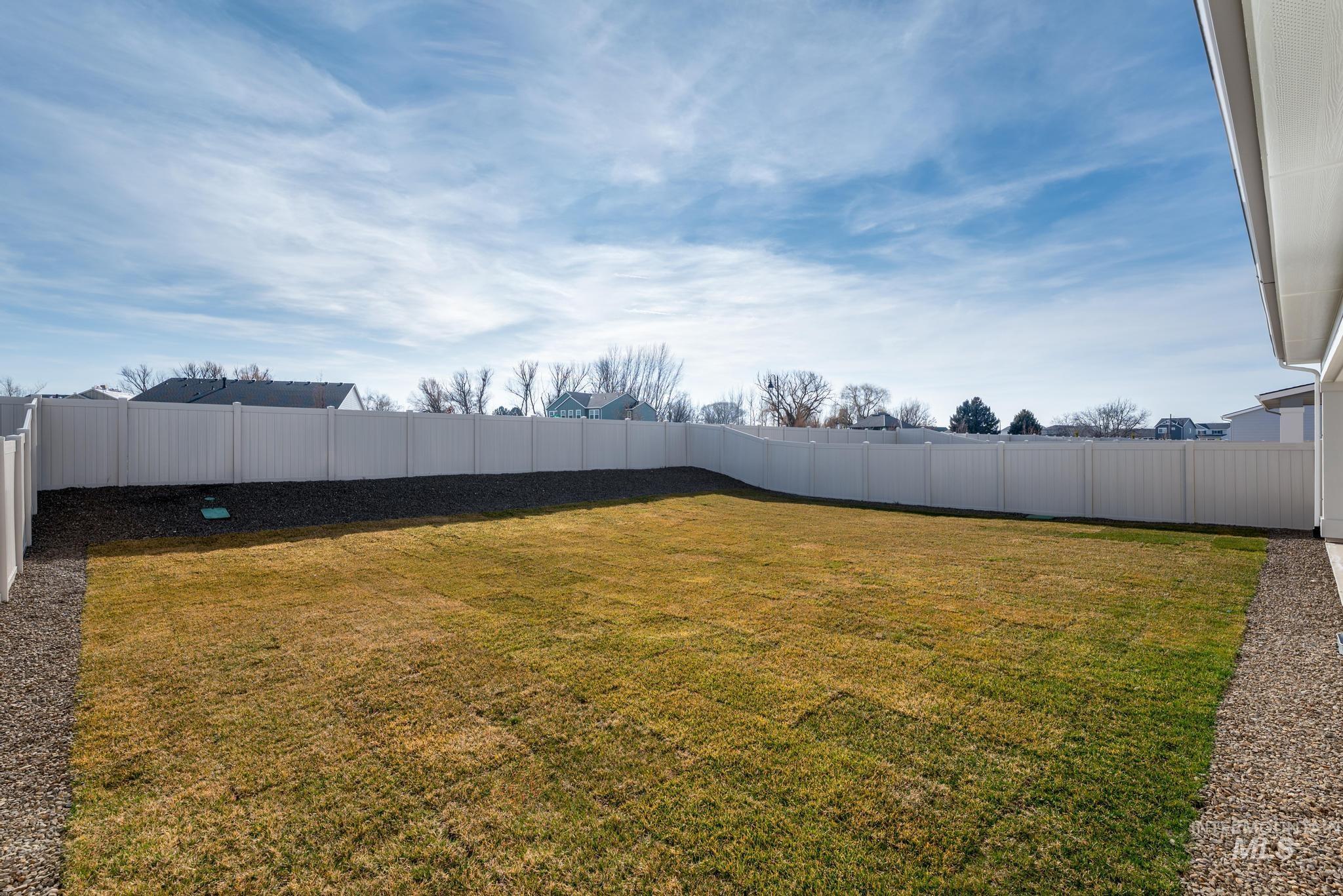 9023 W Moon River Dr, Star, Idaho 83669, 3 Bedrooms, 2 Bathrooms, Residential For Sale, Price $499,000,MLS 98971409