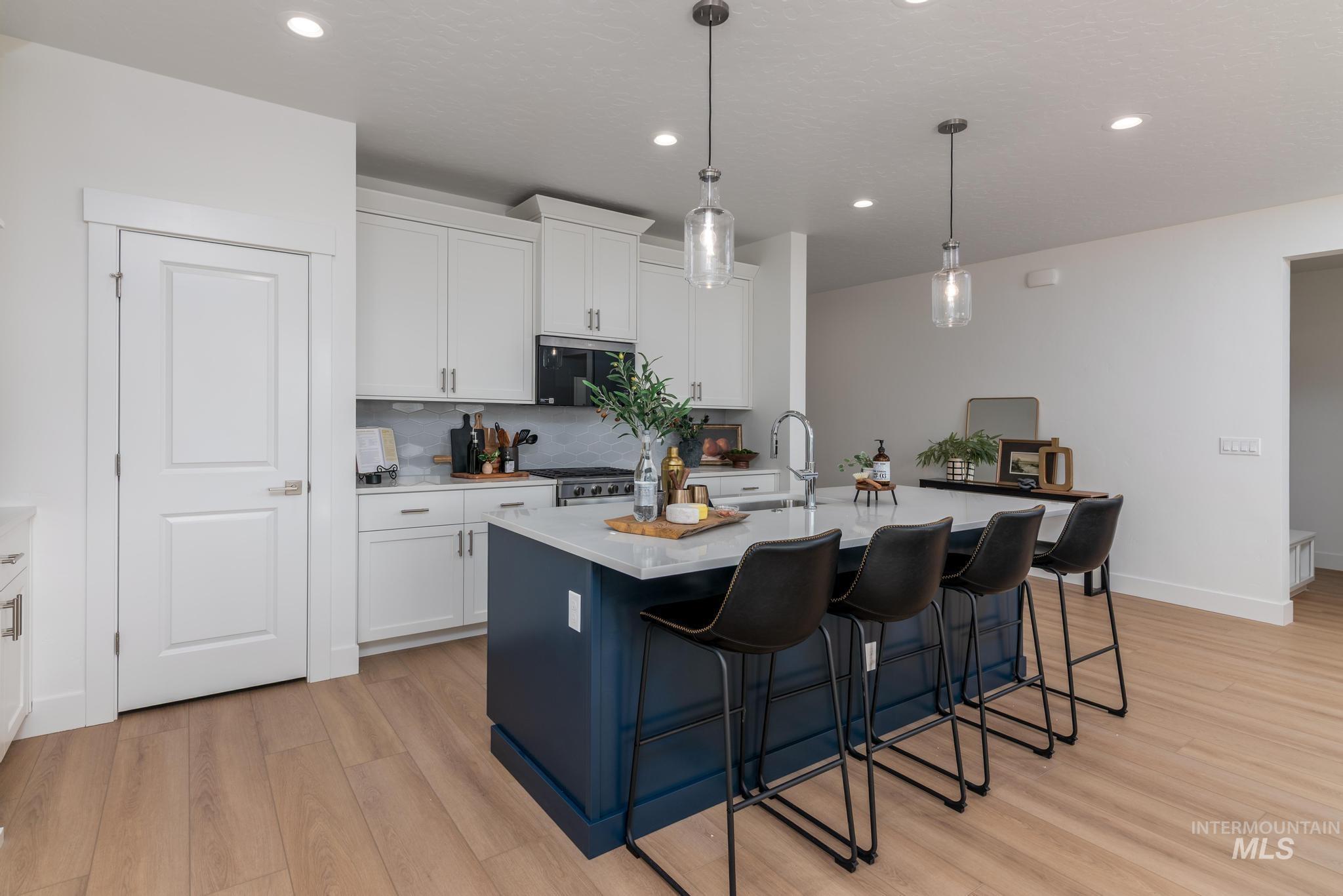 9023 W Moon River Dr, Star, Idaho 83669, 3 Bedrooms, 2 Bathrooms, Residential For Sale, Price $499,000,MLS 98971409