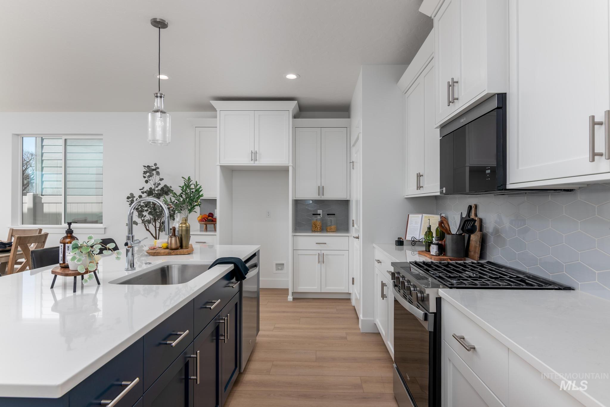 9023 W Moon River Dr, Star, Idaho 83669, 3 Bedrooms, 2 Bathrooms, Residential For Sale, Price $499,000,MLS 98971409