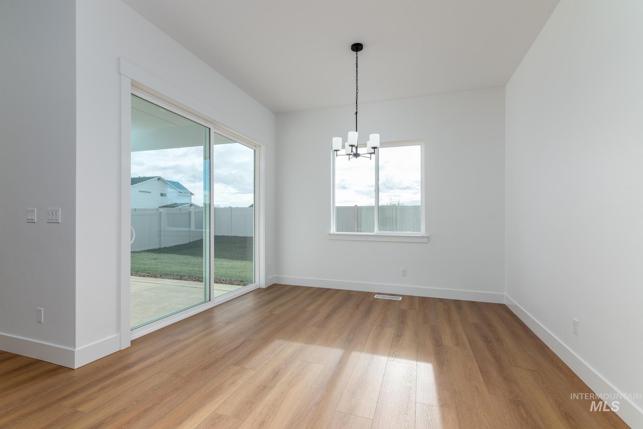 9001 W Moonglade St, Star, Idaho 83669, 4 Bedrooms, 3 Bathrooms, Residential For Sale, Price $714,000,MLS 98971410