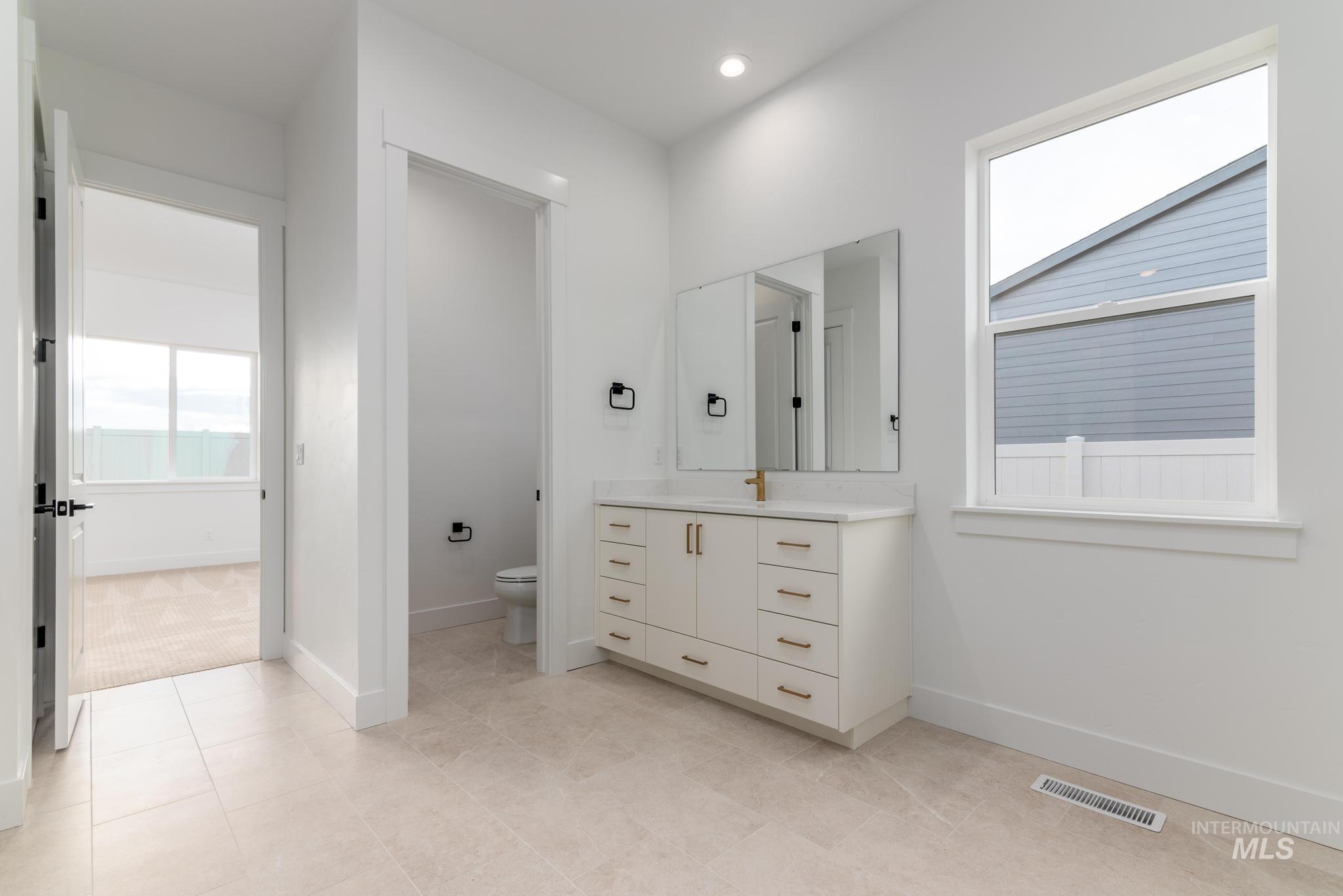 9001 W Moonglade St, Star, Idaho 83669, 4 Bedrooms, 3 Bathrooms, Residential For Sale, Price $714,000,MLS 98971410