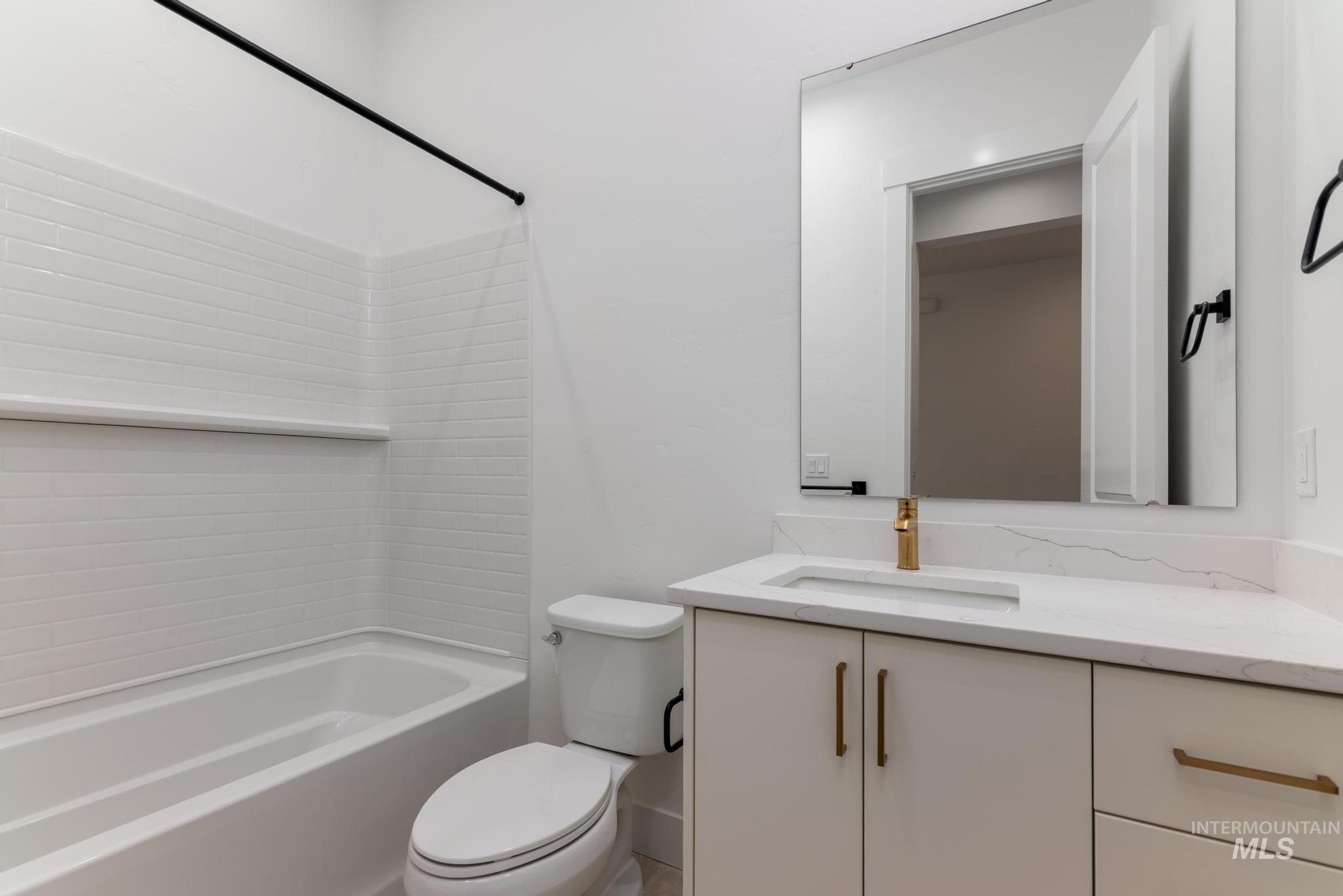 9001 W Moonglade St, Star, Idaho 83669, 4 Bedrooms, 3 Bathrooms, Residential For Sale, Price $714,000,MLS 98971410