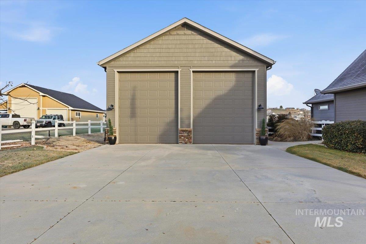 8982 New Castle Drive, Middleton, Idaho 83644, 4 Bedrooms, 4 Bathrooms, Residential For Sale, Price $1,225,000,MLS 98971416