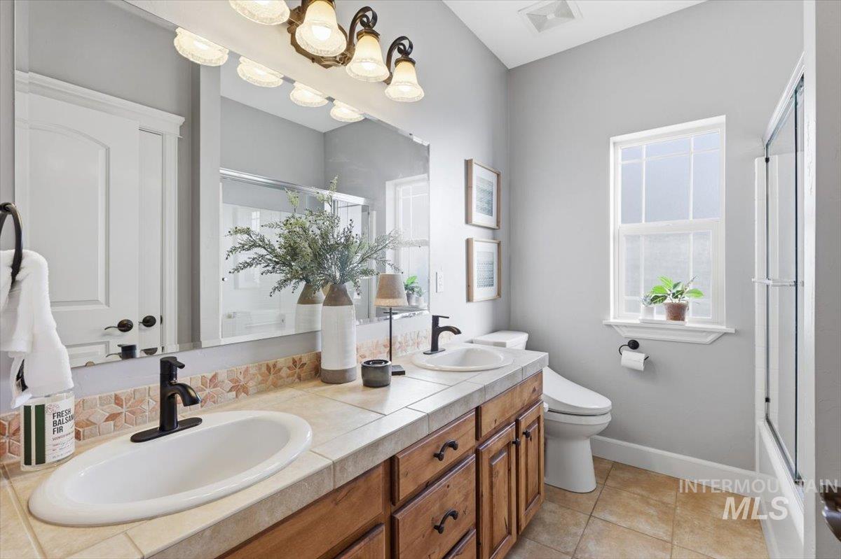 8982 New Castle Drive, Middleton, Idaho 83644, 4 Bedrooms, 4 Bathrooms, Residential For Sale, Price $1,225,000,MLS 98971416