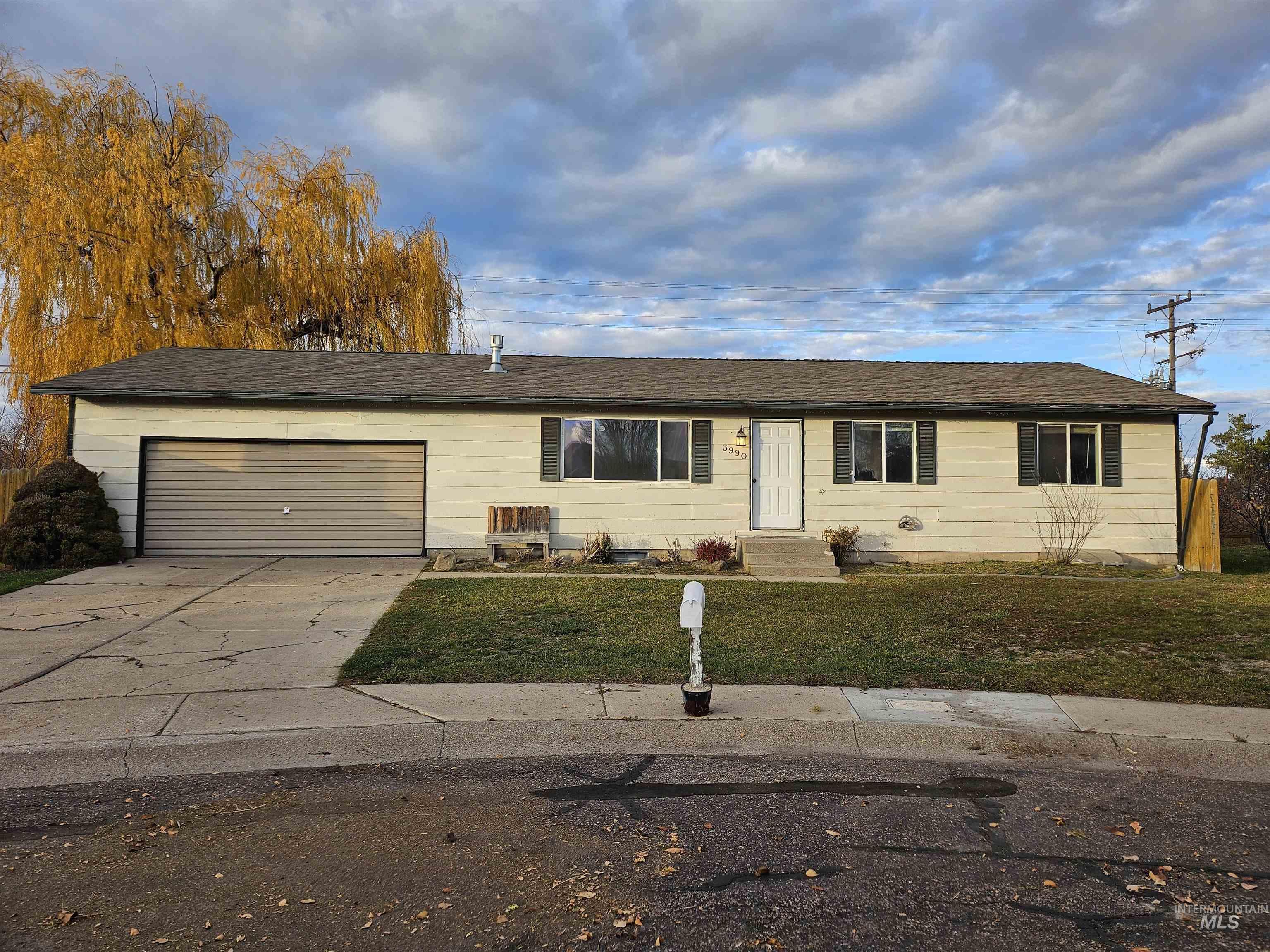 3990 Gregg Cir, Pocatello, Idaho 83201, 5 Bedrooms, 2 Bathrooms, Residential For Sale, Price $281,500,MLS 98971418