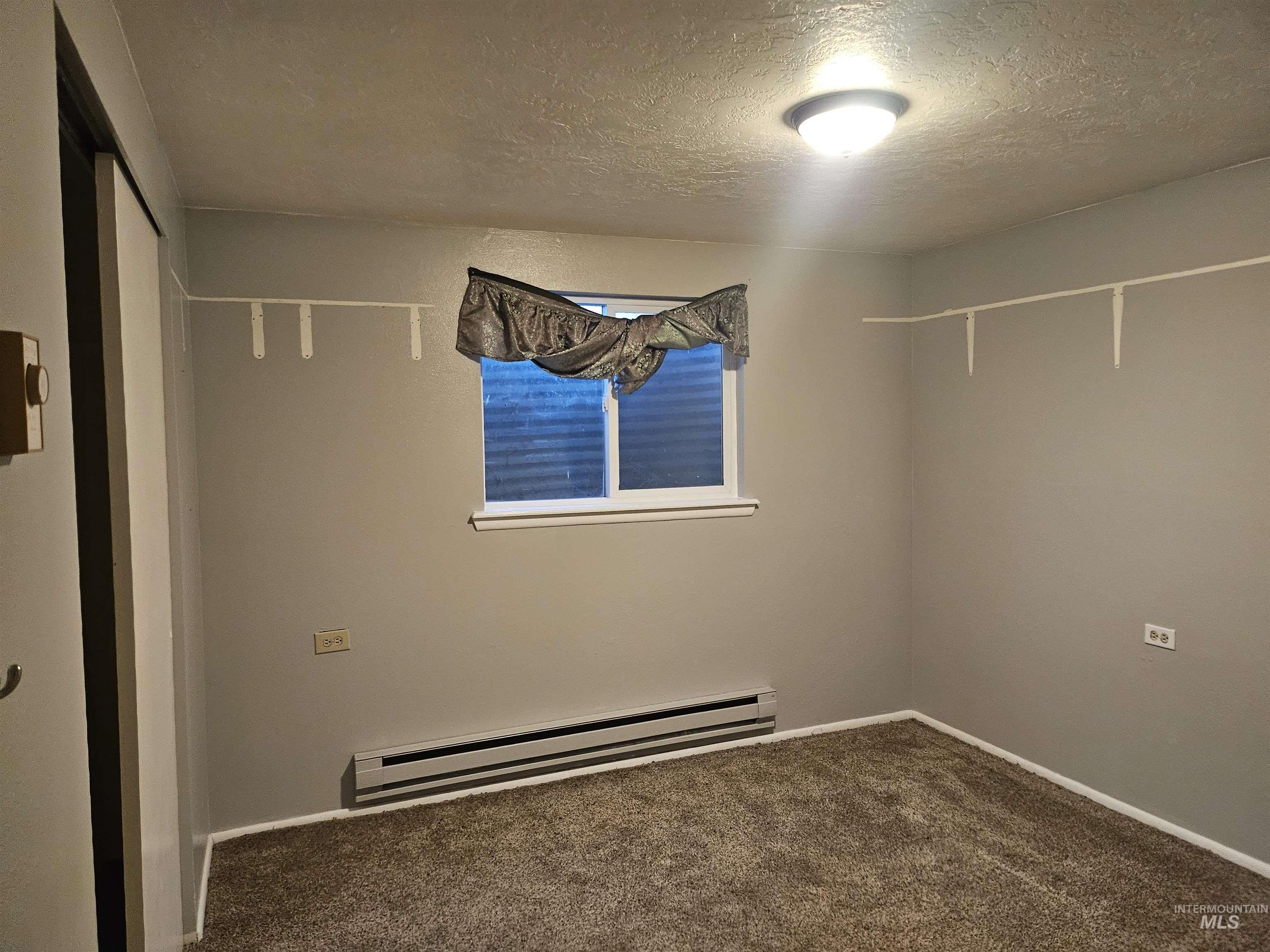 3990 Gregg Cir, Pocatello, Idaho 83201, 5 Bedrooms, 2 Bathrooms, Residential For Sale, Price $281,500,MLS 98971418