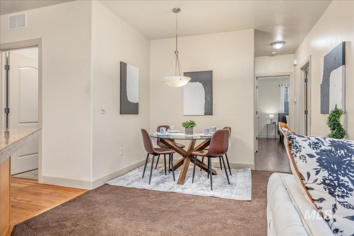 1262 E Winding Creek Dr, Eagle, Idaho 83616, 2 Bedrooms, 1.5 Bathrooms, Residential For Sale, Price $385,000,MLS 98971419