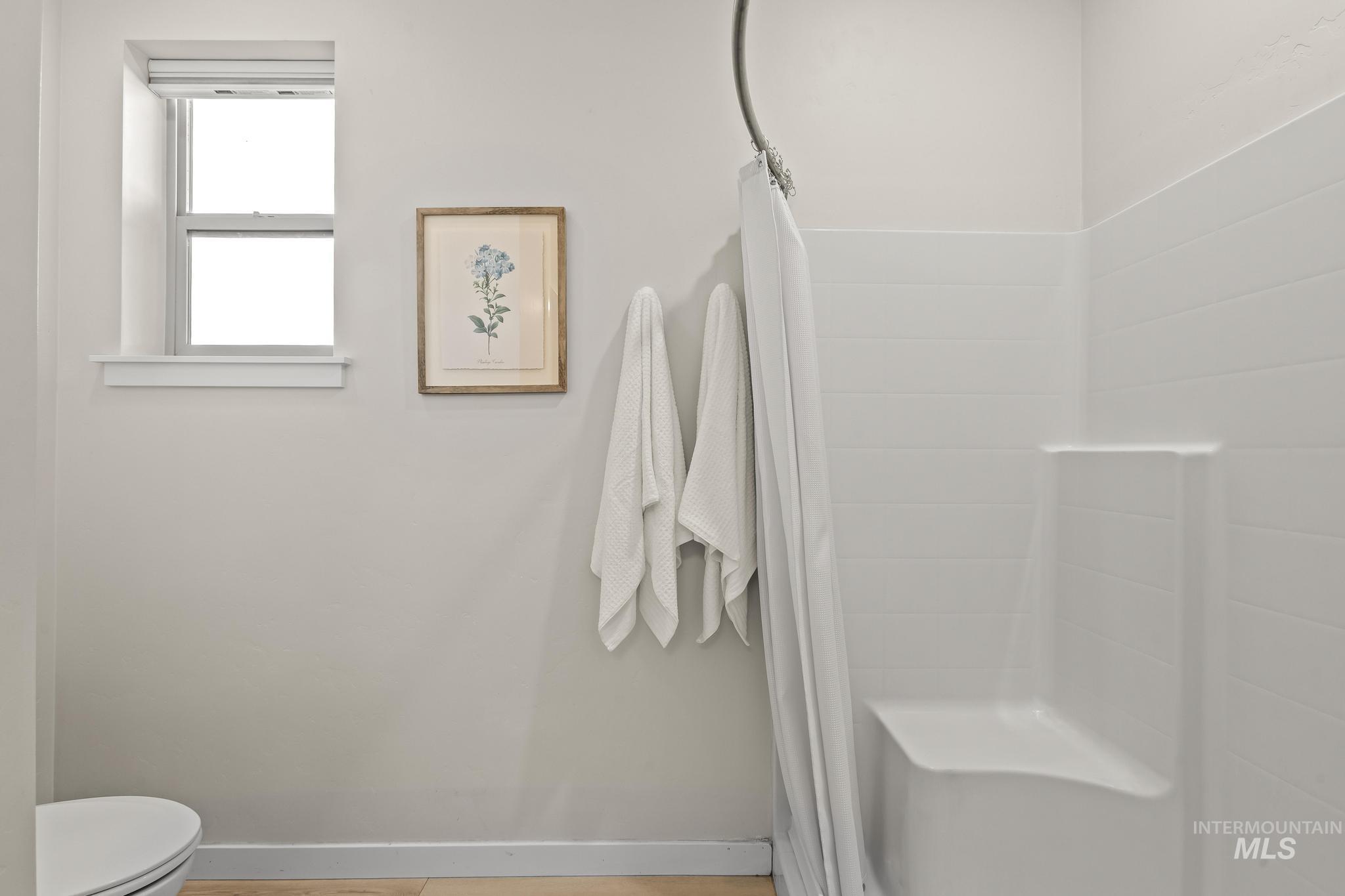 3132 S Annett Ave, Boise, Idaho 83705, 3 Bedrooms, 2 Bathrooms, Residential For Sale, Price $550,000,MLS 98971422