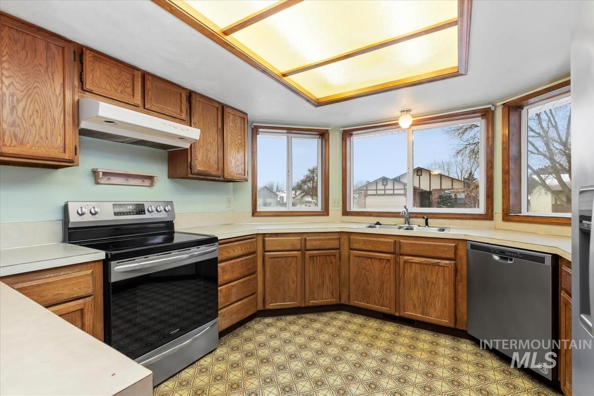 995 N 13th E., Mountain Home, Idaho 83647, 3 Bedrooms, 2 Bathrooms, Residential For Sale, Price $340,000,MLS 98971423