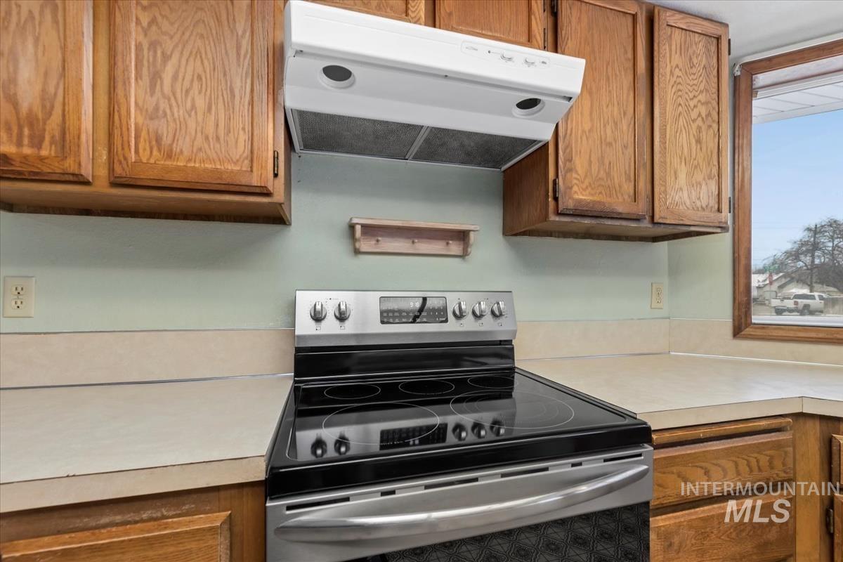 995 N 13th E., Mountain Home, Idaho 83647, 3 Bedrooms, 2 Bathrooms, Residential For Sale, Price $340,000,MLS 98971423