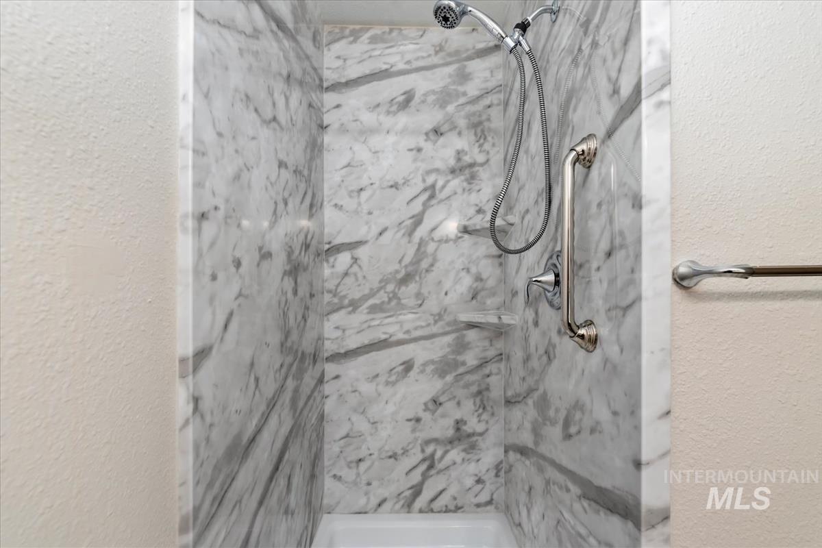 995 N 13th E., Mountain Home, Idaho 83647, 3 Bedrooms, 2 Bathrooms, Residential For Sale, Price $340,000,MLS 98971423