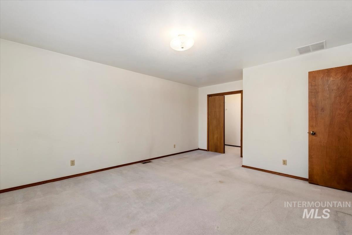 995 N 13th E., Mountain Home, Idaho 83647, 3 Bedrooms, 2 Bathrooms, Residential For Sale, Price $340,000,MLS 98971423