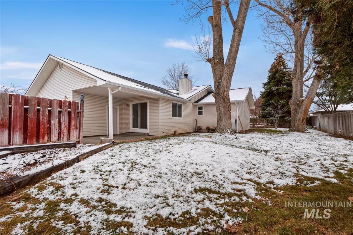 995 N 13th E., Mountain Home, Idaho 83647, 3 Bedrooms, 2 Bathrooms, Residential For Sale, Price $340,000,MLS 98971423