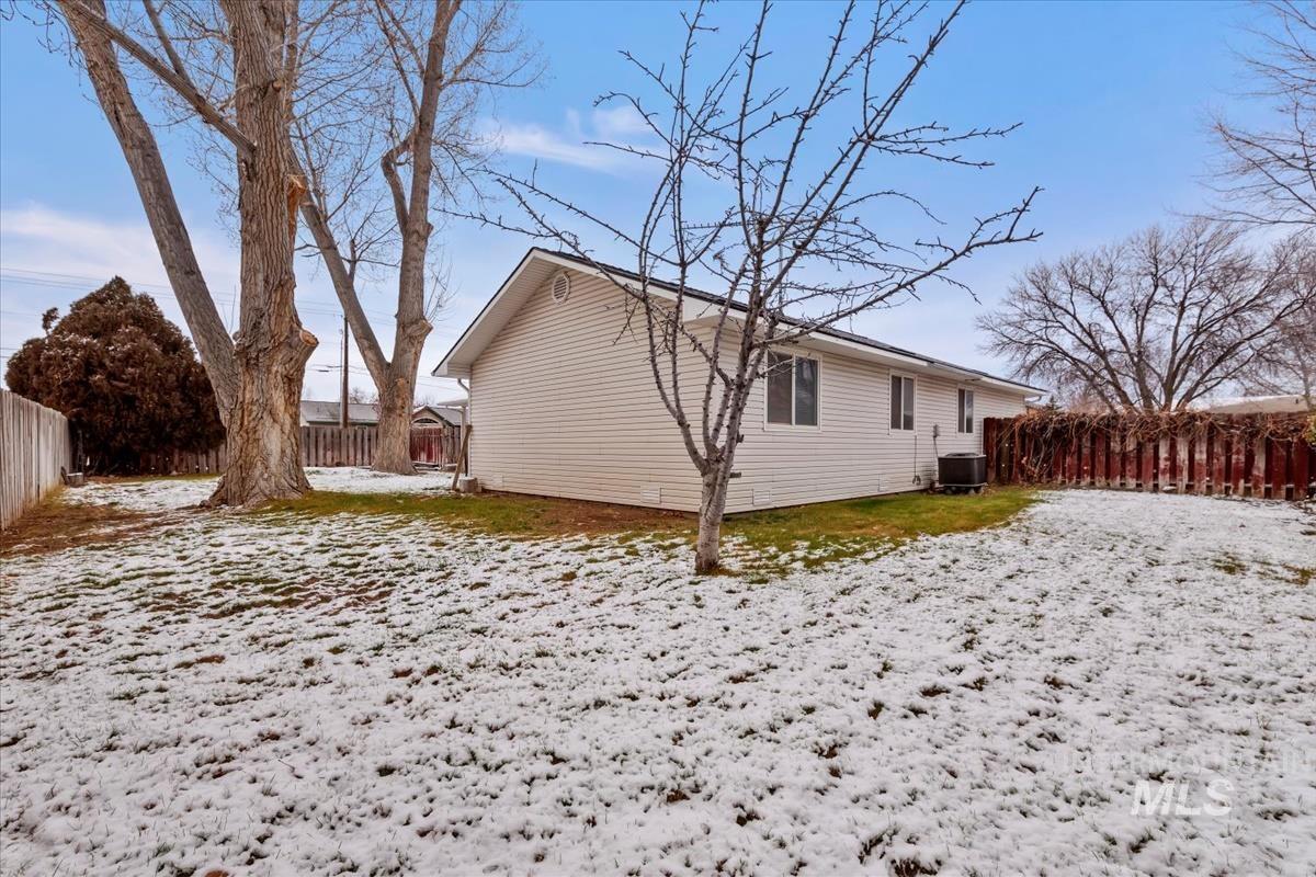 995 N 13th E., Mountain Home, Idaho 83647, 3 Bedrooms, 2 Bathrooms, Residential For Sale, Price $340,000,MLS 98971423