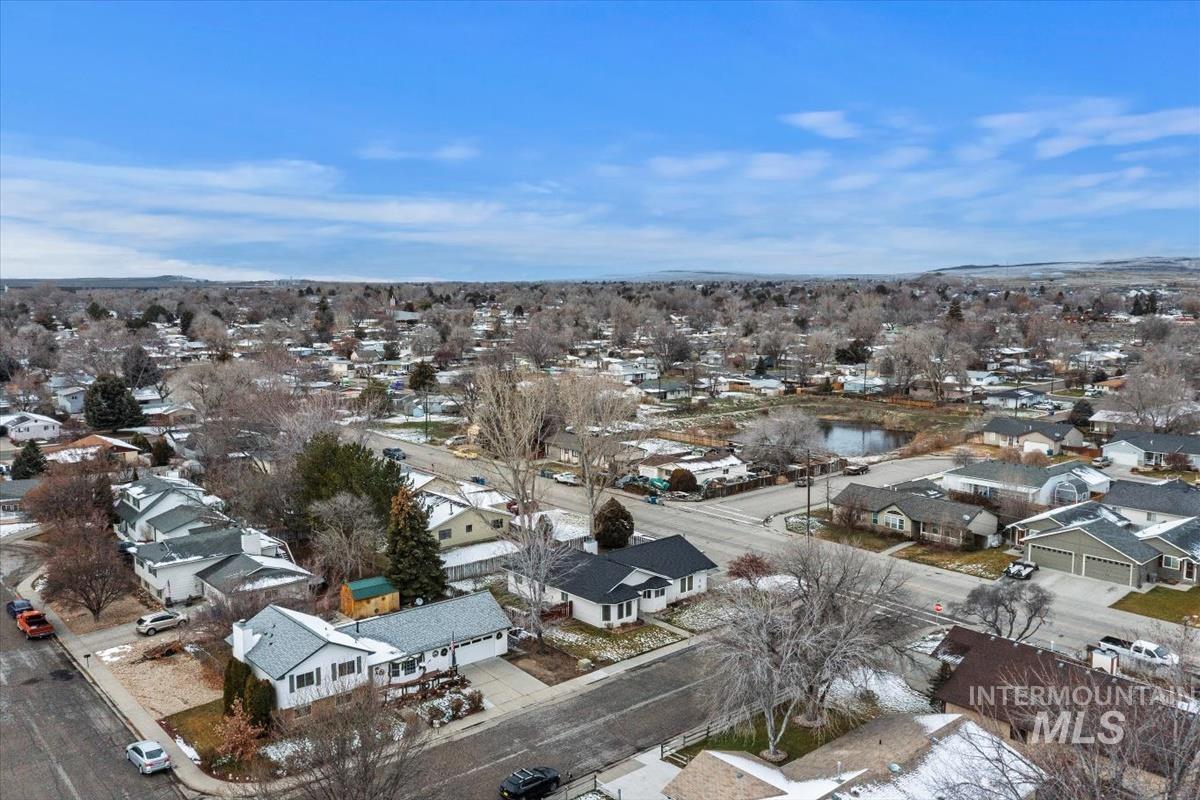 995 N 13th E., Mountain Home, Idaho 83647, 3 Bedrooms, 2 Bathrooms, Residential For Sale, Price $340,000,MLS 98971423