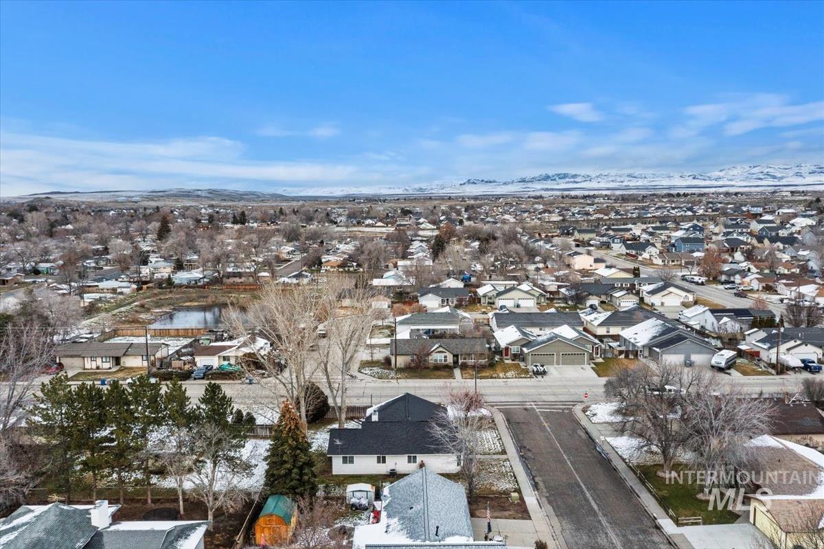 995 N 13th E., Mountain Home, Idaho 83647, 3 Bedrooms, 2 Bathrooms, Residential For Sale, Price $340,000,MLS 98971423
