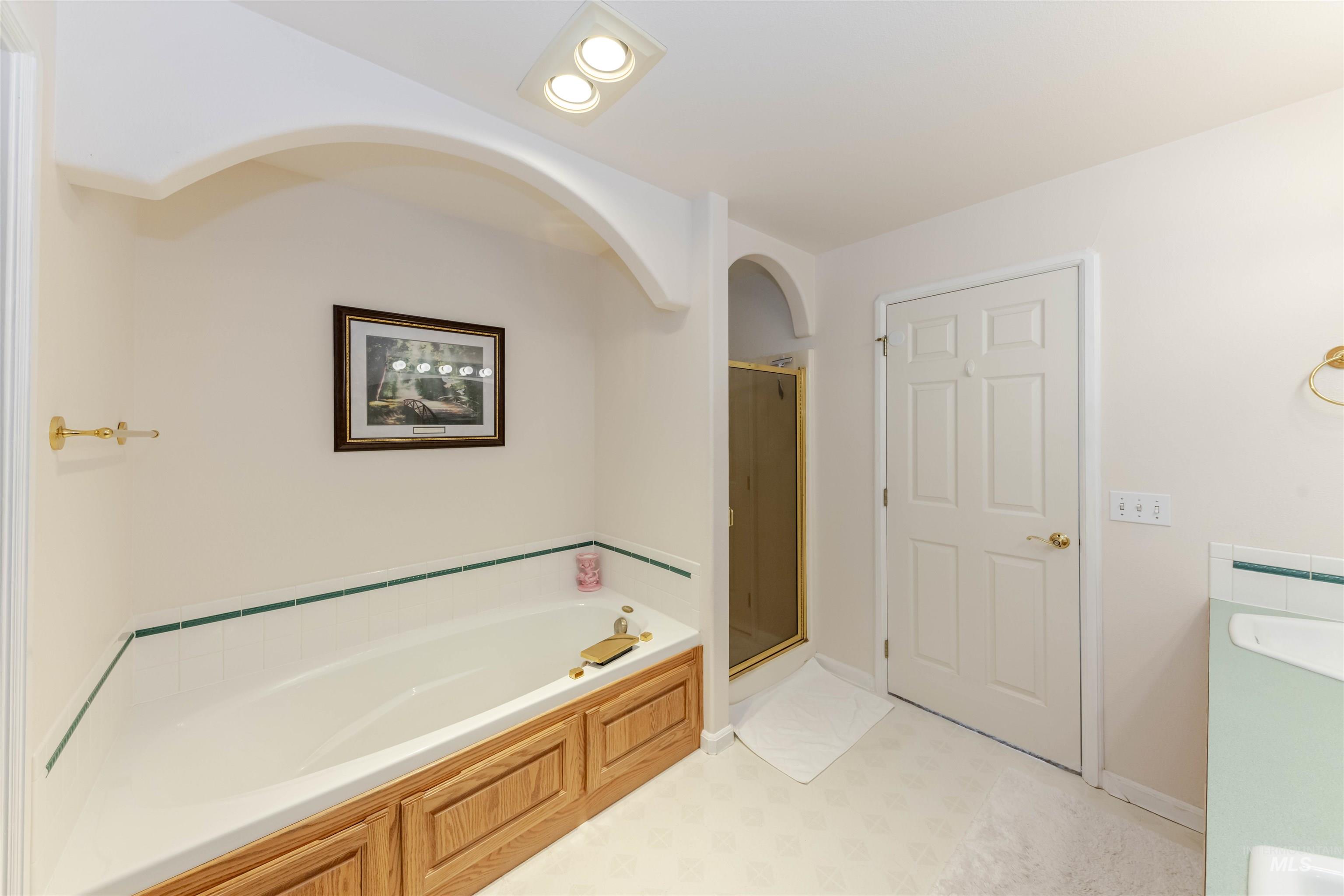 331 Reservoir Dr, Lewiston, Idaho 83501, 4 Bedrooms, 3 Bathrooms, Residential For Sale, Price $550,000,MLS 98971424