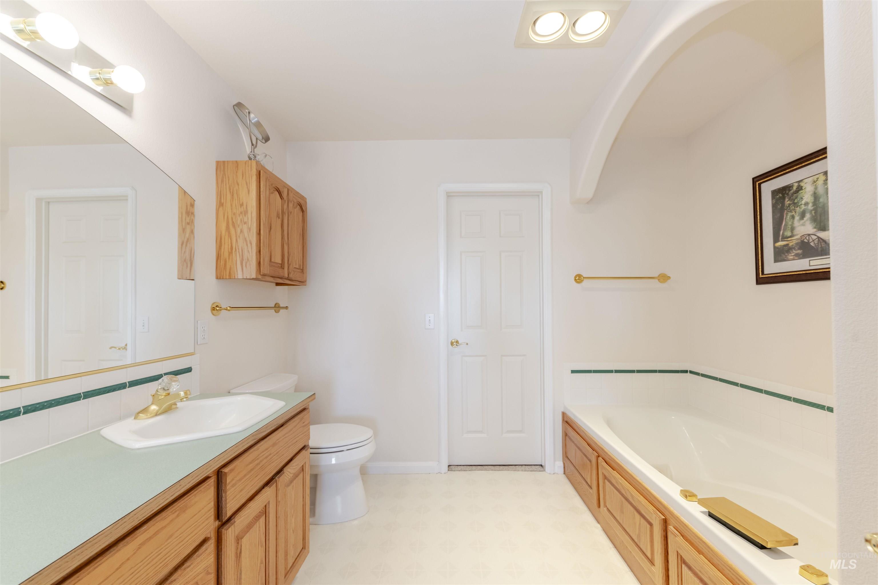 331 Reservoir Dr, Lewiston, Idaho 83501, 4 Bedrooms, 3 Bathrooms, Residential For Sale, Price $550,000,MLS 98971424