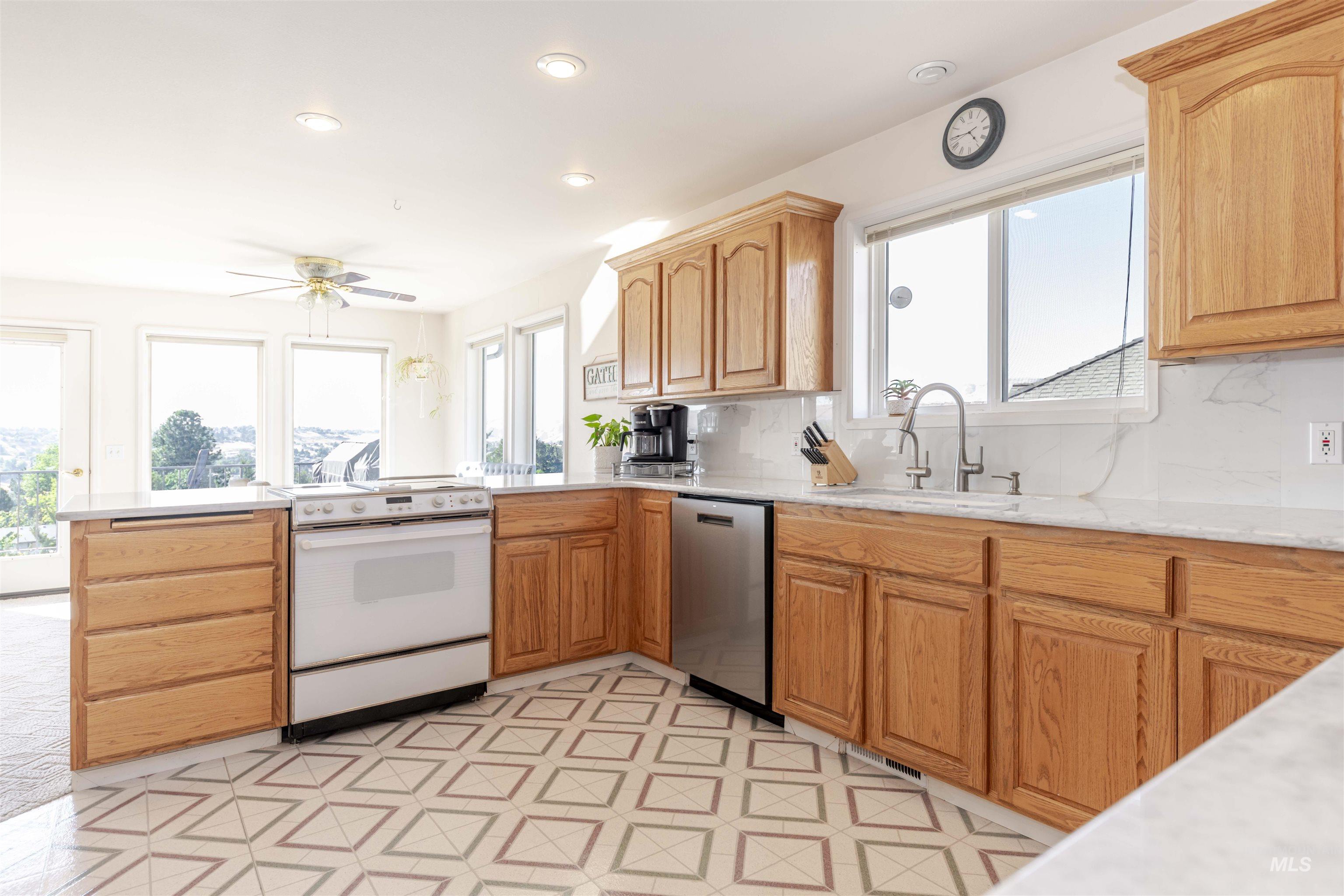 331 Reservoir Dr, Lewiston, Idaho 83501, 4 Bedrooms, 3 Bathrooms, Residential For Sale, Price $550,000,MLS 98971424