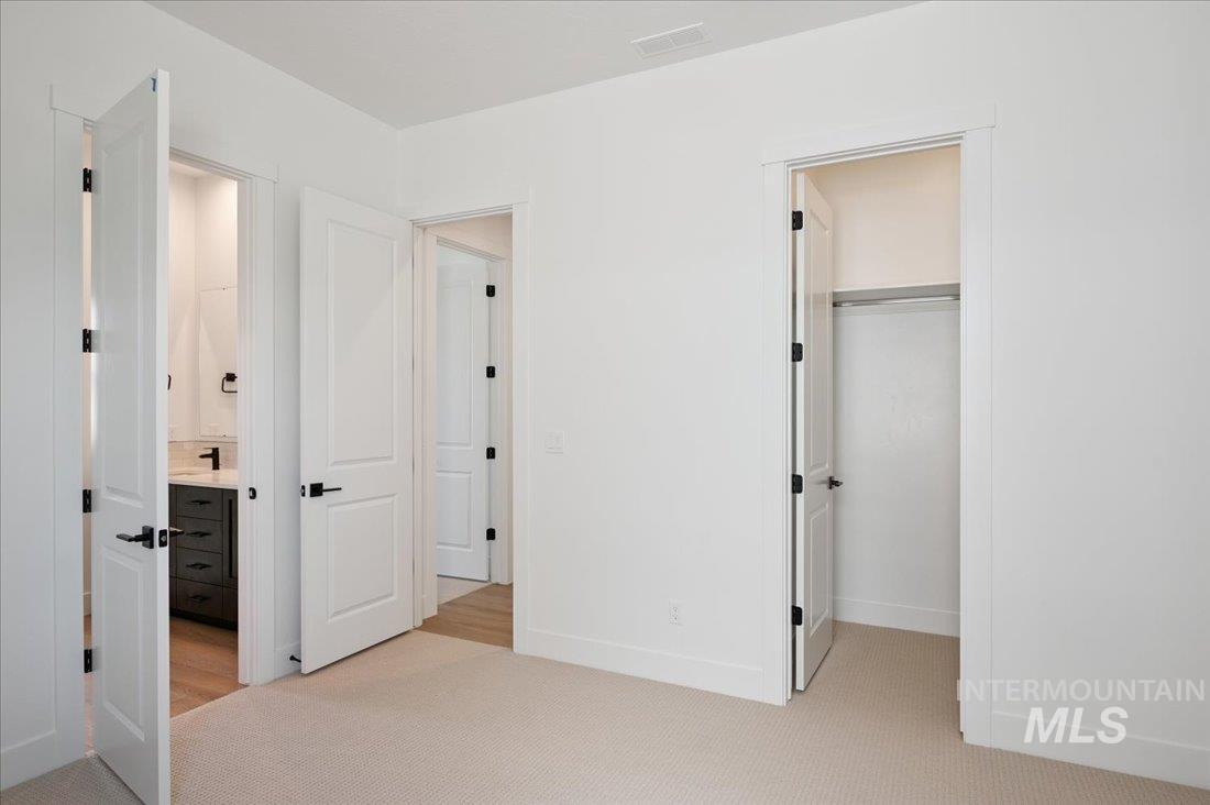 5641 N Christian Ave, Meridian, Idaho 83646, 3 Bedrooms, 2.5 Bathrooms, Residential For Sale, Price $649,000,MLS 98971428