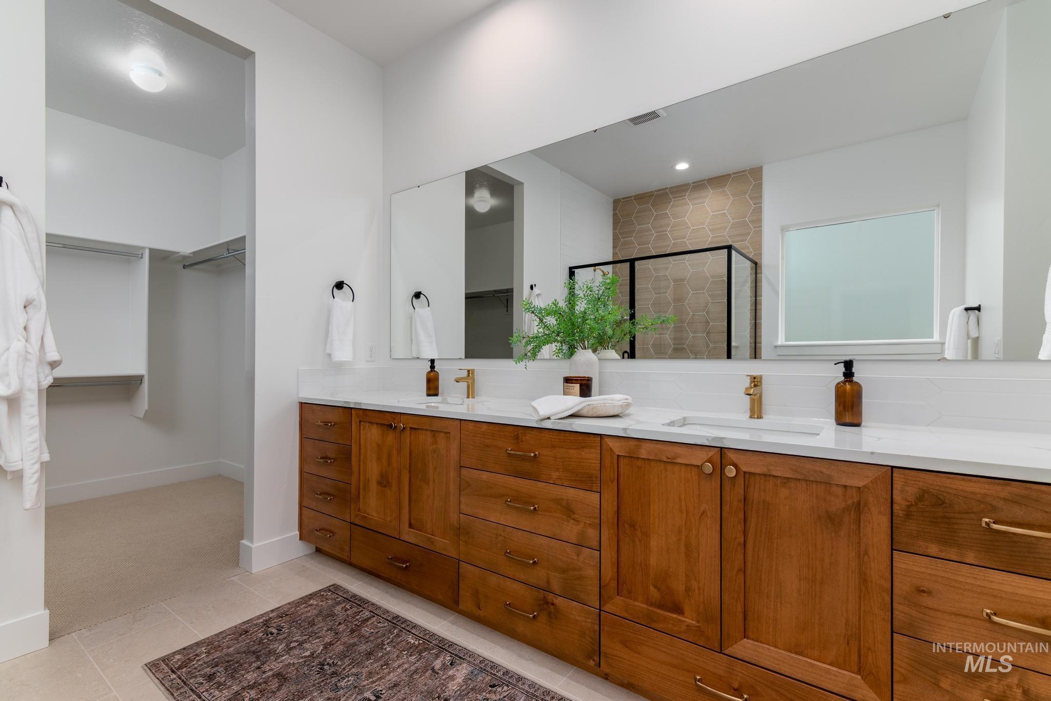 5135 W River Oaks Dr, Meridian, Idaho 83646, 4 Bedrooms, 3.5 Bathrooms, Residential For Sale, Price $794,000,MLS 98971429