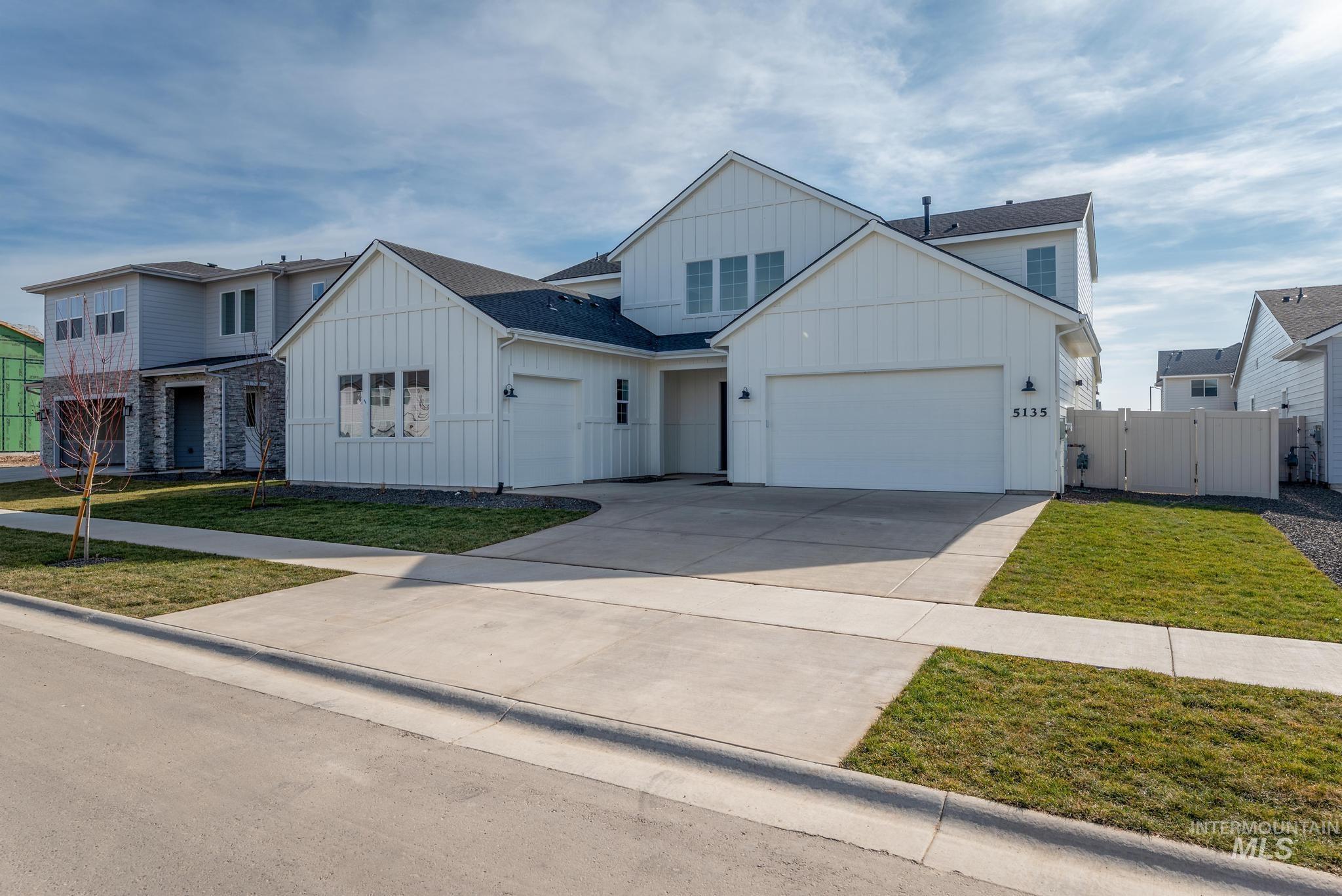 5135 W River Oaks Dr, Meridian, Idaho 83646, 4 Bedrooms, 3.5 Bathrooms, Residential For Sale, Price $794,000,MLS 98971429