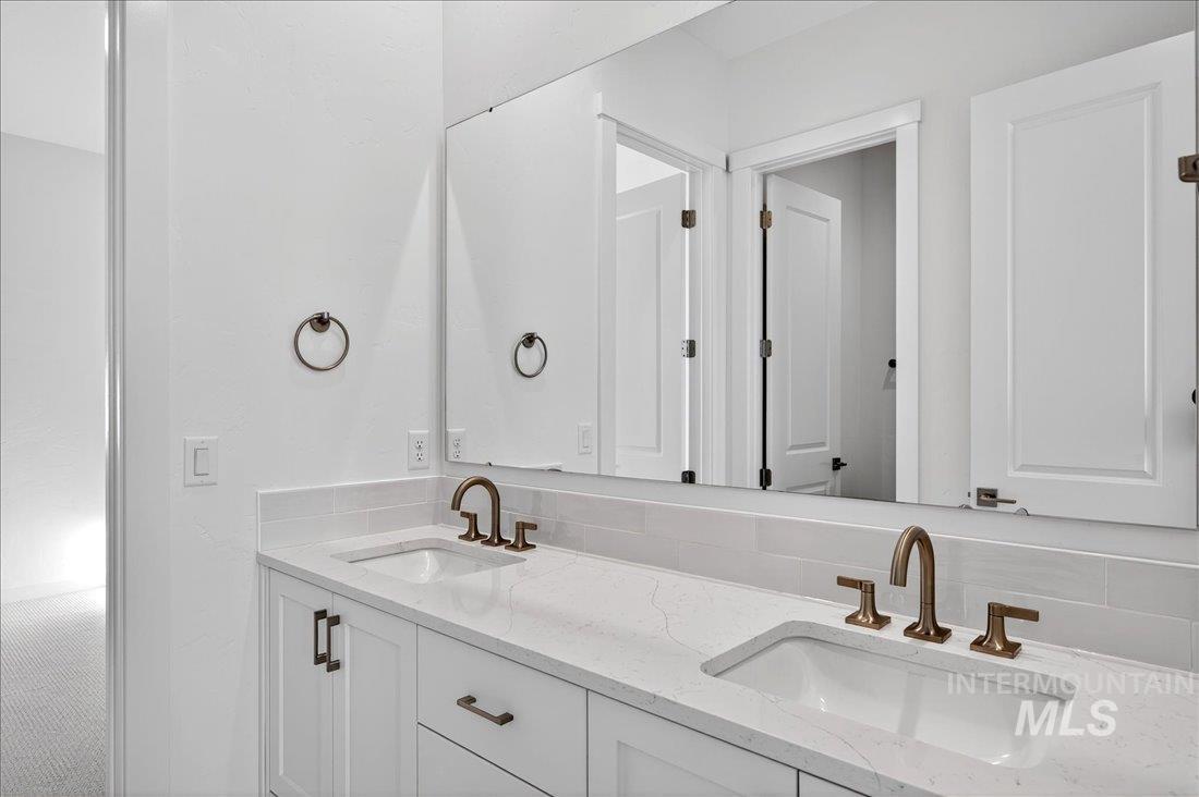 8539 S Country Wind Ave, Meridian, Idaho 83642, 3 Bedrooms, 2.5 Bathrooms, Residential For Sale, Price $614,000,MLS 98971431