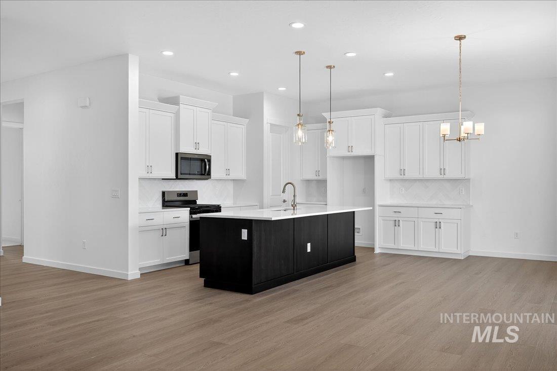 8539 S Country Wind Ave, Meridian, Idaho 83642, 3 Bedrooms, 2.5 Bathrooms, Residential For Sale, Price $619,000,MLS 98971431