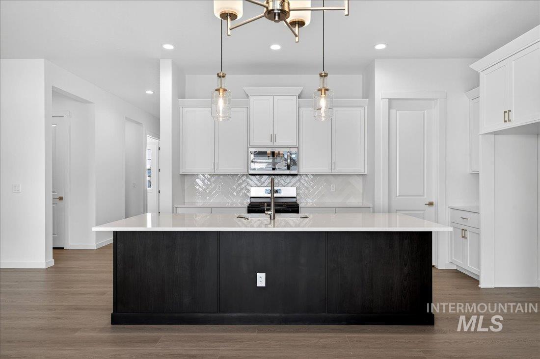 8539 S Country Wind Ave, Meridian, Idaho 83642, 3 Bedrooms, 2.5 Bathrooms, Residential For Sale, Price $619,000,MLS 98971431