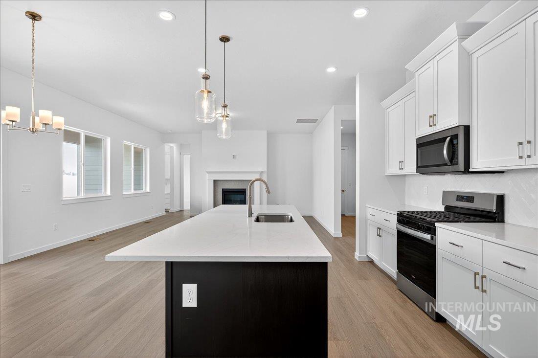 8539 S Country Wind Ave, Meridian, Idaho 83642, 3 Bedrooms, 2.5 Bathrooms, Residential For Sale, Price $619,000,MLS 98971431