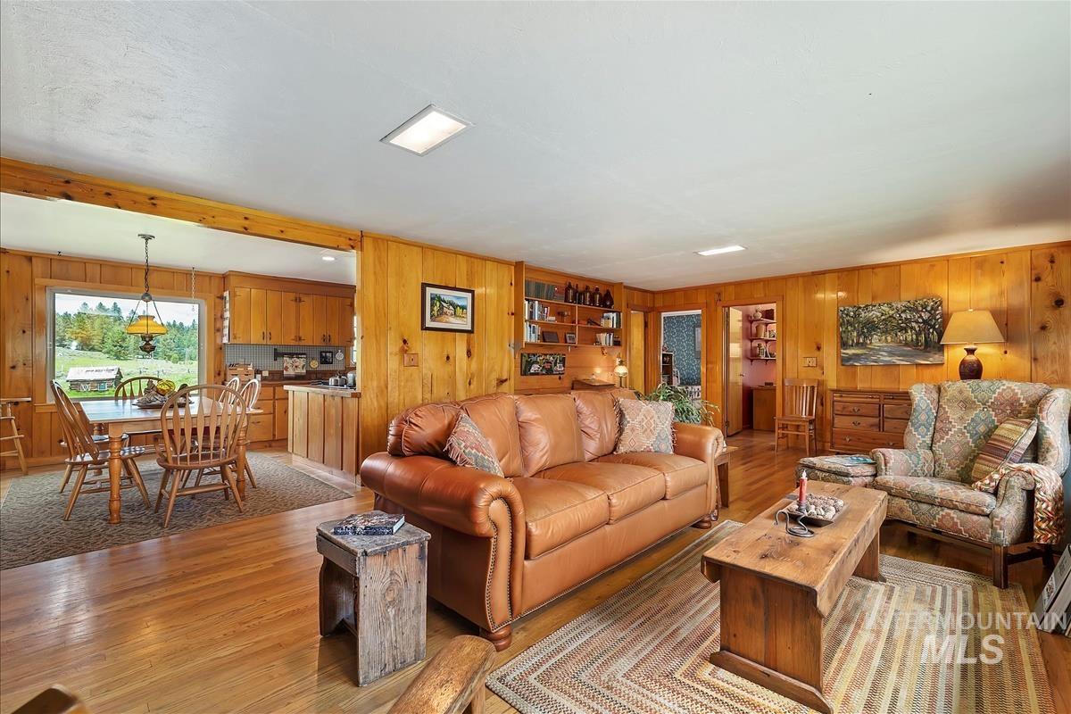 798 and 806 High Valley Rd, High Valley, Idaho 83611, 4 Bedrooms, 2 Bathrooms, Residential For Sale, Price $1,175,000,MLS 98971432