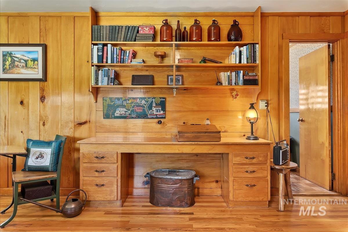 798 and 806 High Valley Rd, High Valley, Idaho 83611, 4 Bedrooms, 2 Bathrooms, Residential For Sale, Price $1,175,000,MLS 98971432