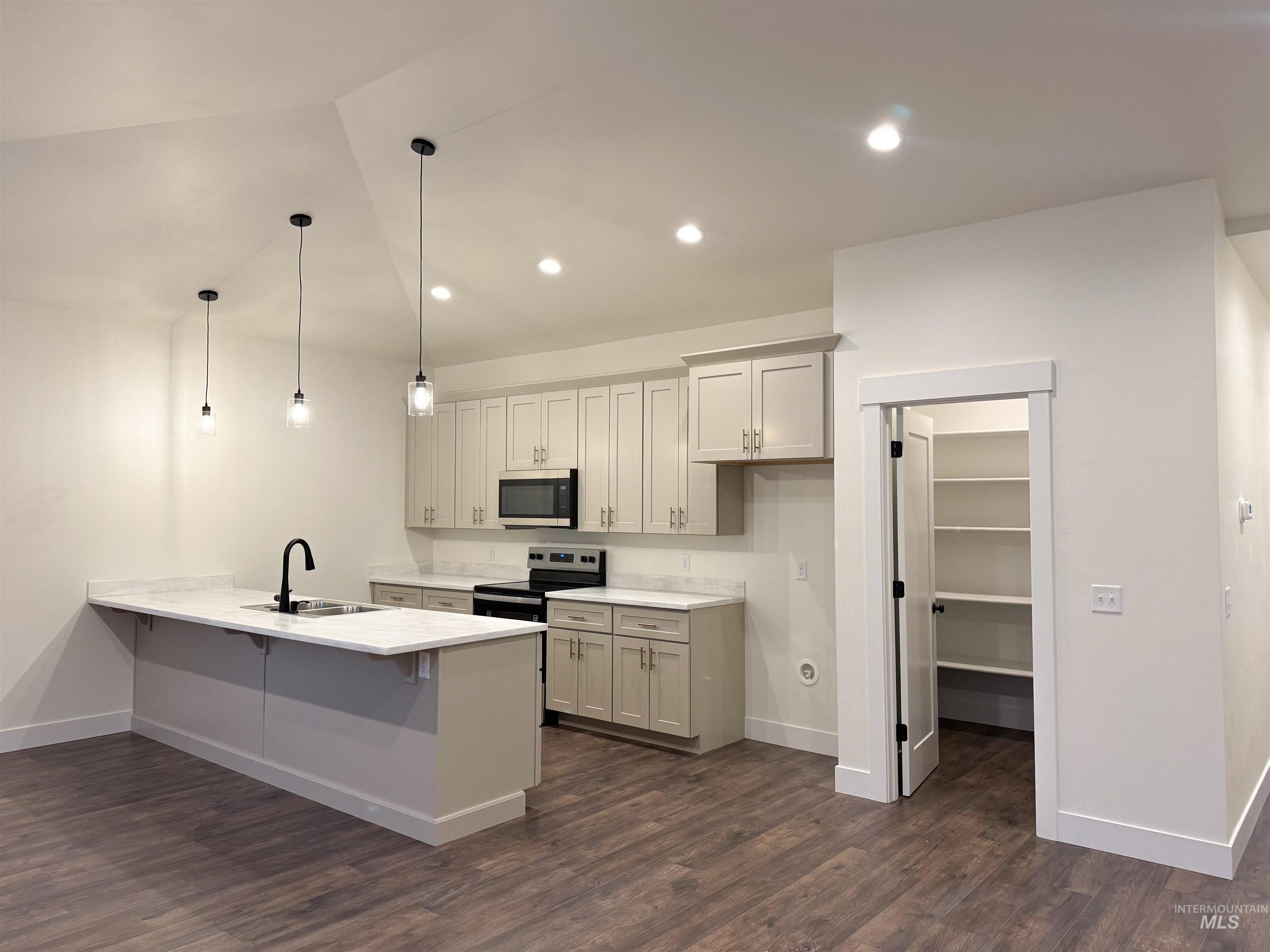 225 Whitman St, Albion, Idaho 83311, 3 Bedrooms, 2 Bathrooms, Residential For Sale, Price $363,500,MLS 98971439