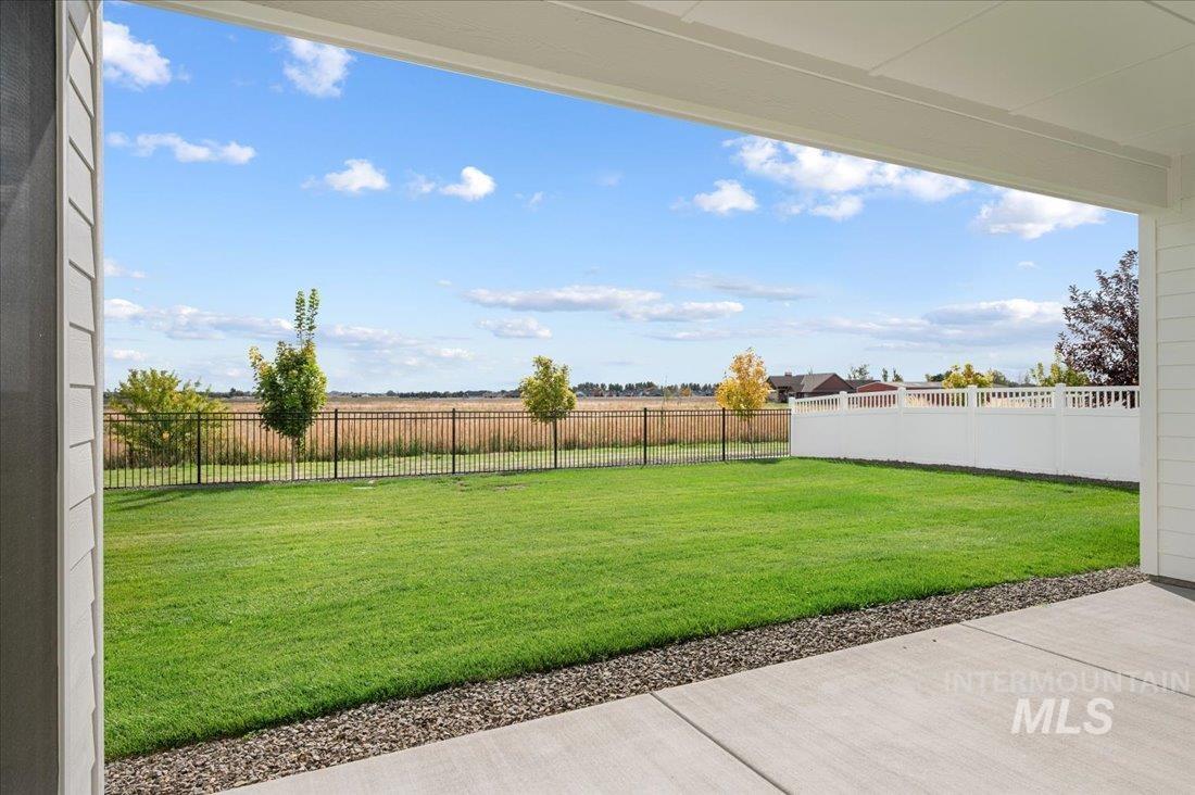 1120 W Switchgrass Dr., Meridian, Idaho 83642, 4 Bedrooms, 3 Bathrooms, Residential For Sale, Price $684,000,MLS 98971441