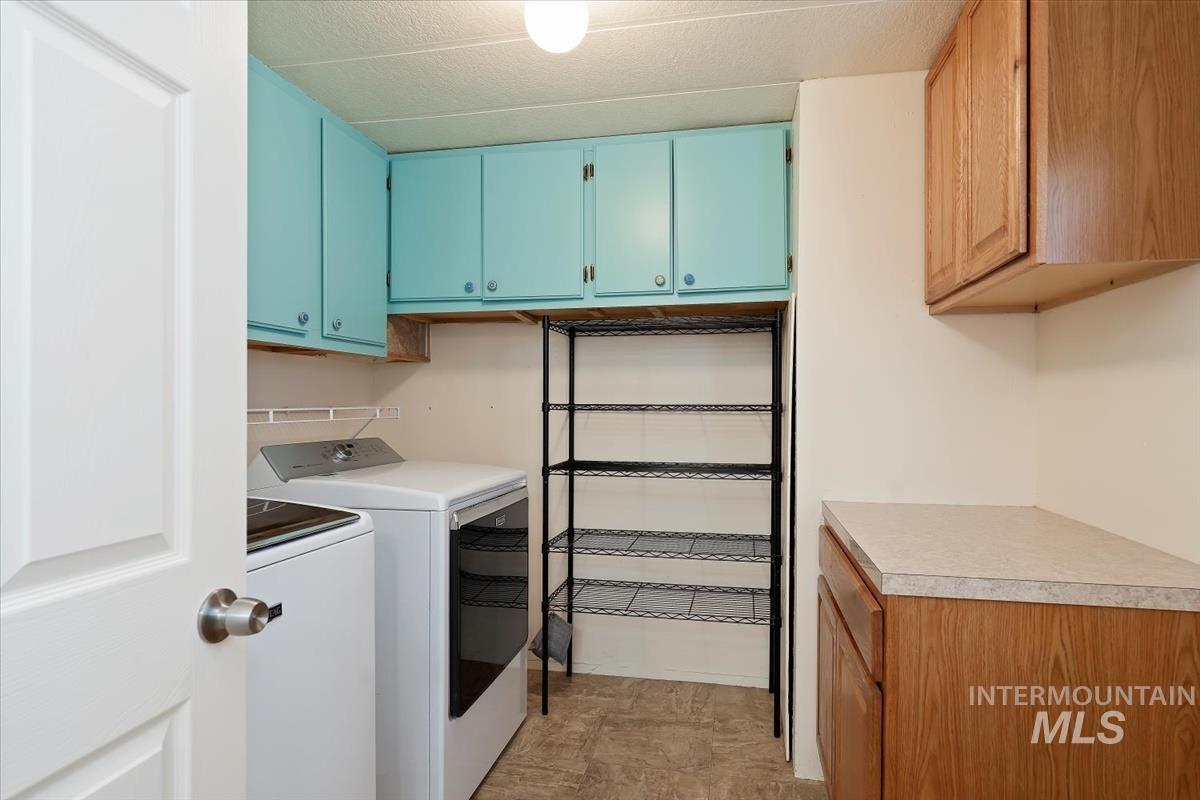 513 Randolph, Melba, Idaho 83641, 3 Bedrooms, 2 Bathrooms, Residential For Sale, Price $290,000,MLS 98971442