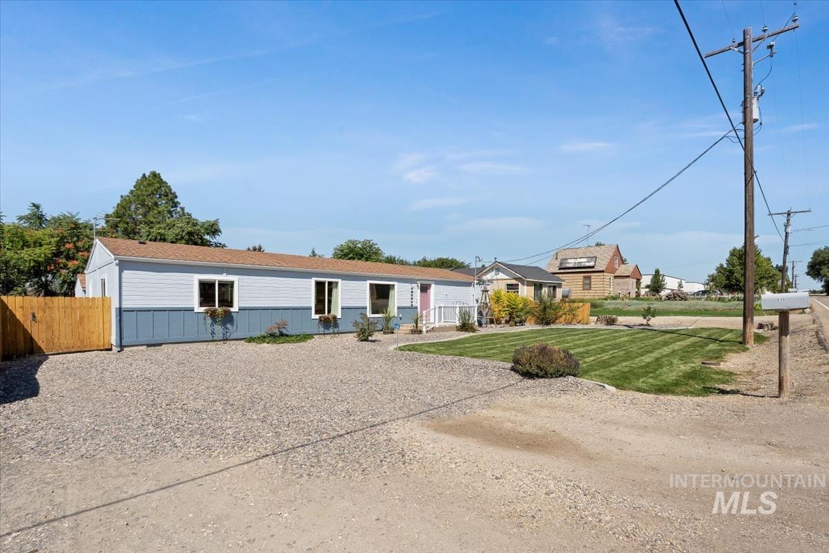 513 Randolph, Melba, Idaho 83641, 3 Bedrooms, 2 Bathrooms, Residential For Sale, Price $290,000,MLS 98971442