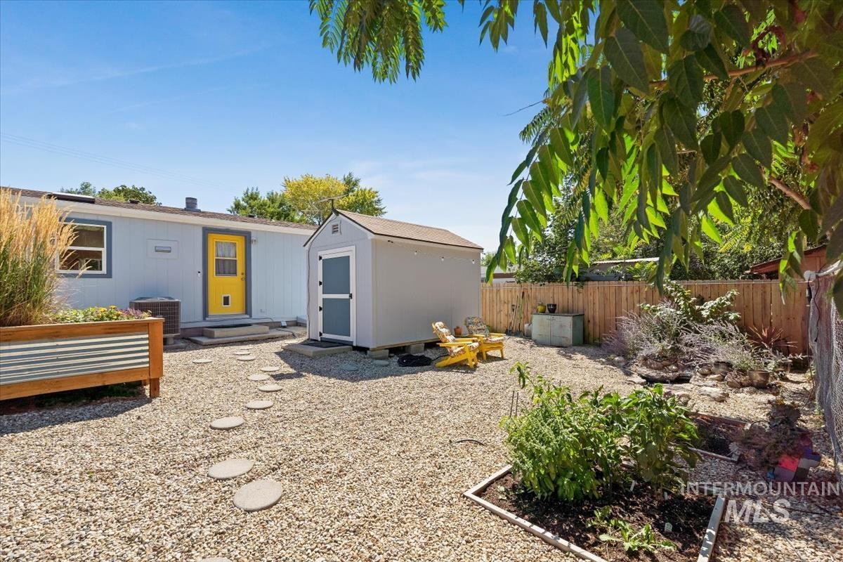 513 Randolph, Melba, Idaho 83641, 3 Bedrooms, 2 Bathrooms, Residential For Sale, Price $290,000,MLS 98971442