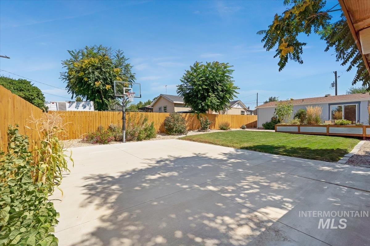 513 Randolph, Melba, Idaho 83641, 3 Bedrooms, 2 Bathrooms, Residential For Sale, Price $290,000,MLS 98971442