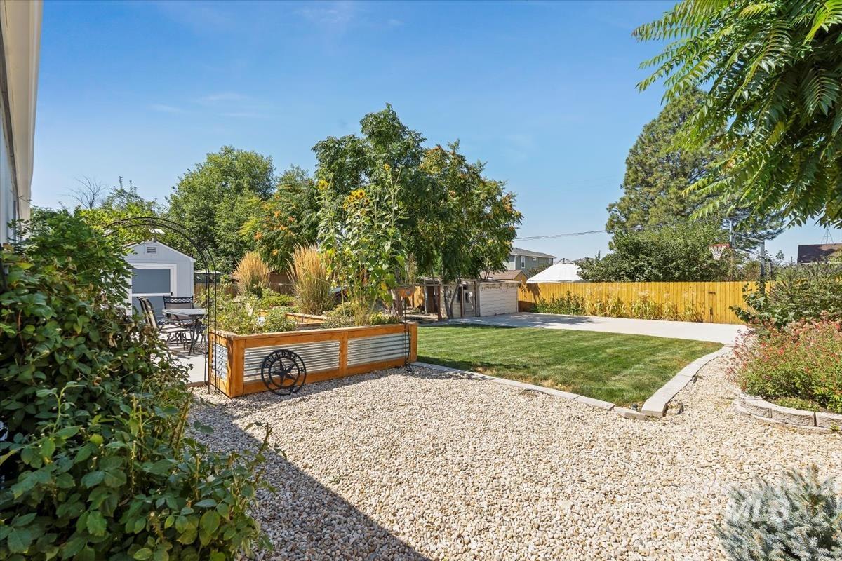 513 Randolph, Melba, Idaho 83641, 3 Bedrooms, 2 Bathrooms, Residential For Sale, Price $290,000,MLS 98971442