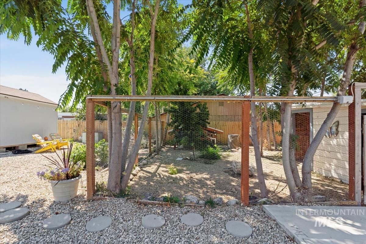 513 Randolph, Melba, Idaho 83641, 3 Bedrooms, 2 Bathrooms, Residential For Sale, Price $290,000,MLS 98971442