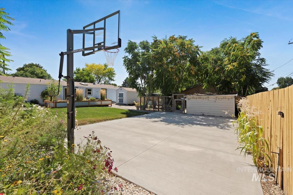 513 Randolph, Melba, Idaho 83641, 3 Bedrooms, 2 Bathrooms, Residential For Sale, Price $290,000,MLS 98971442