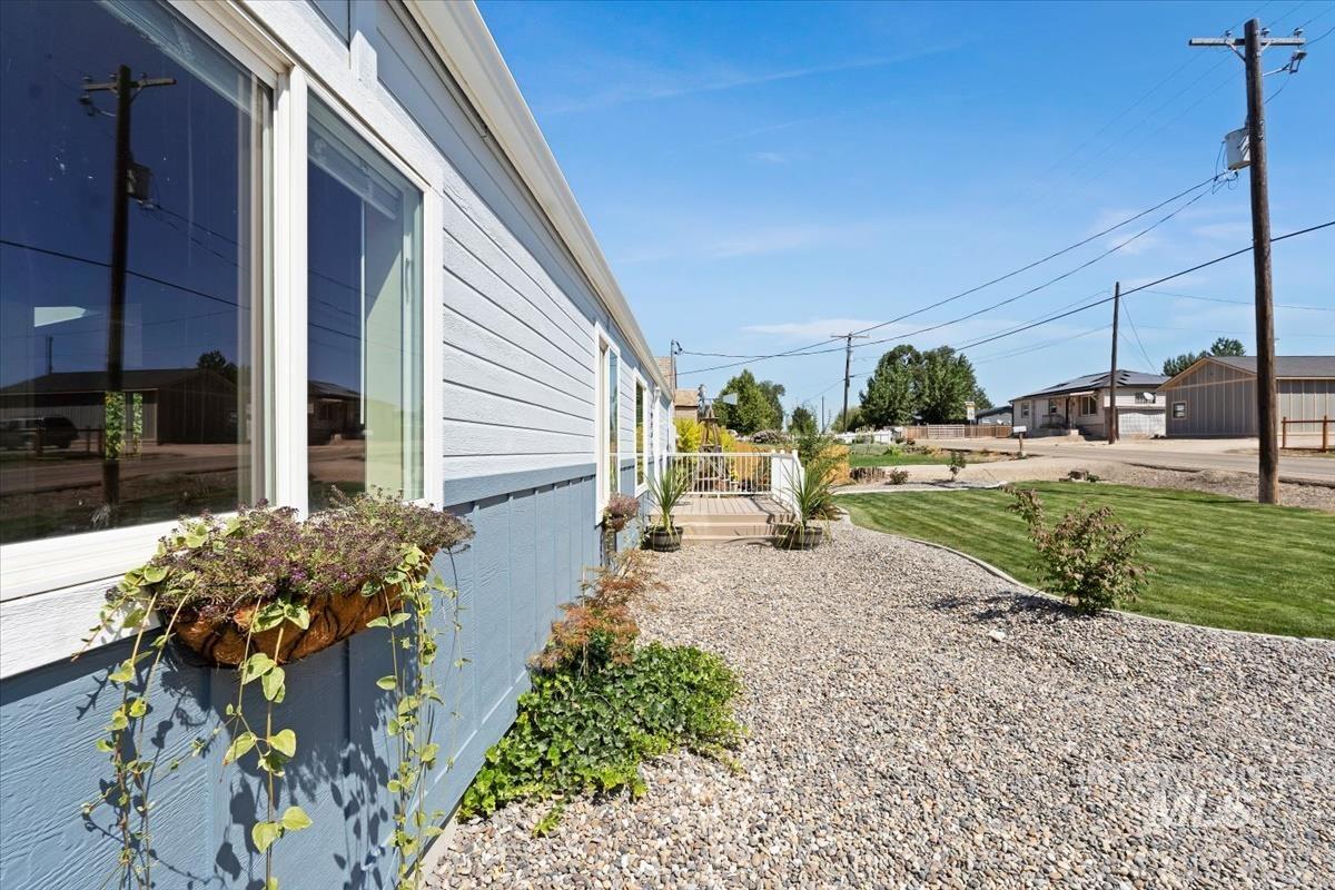 513 Randolph, Melba, Idaho 83641, 3 Bedrooms, 2 Bathrooms, Residential For Sale, Price $290,000,MLS 98971442