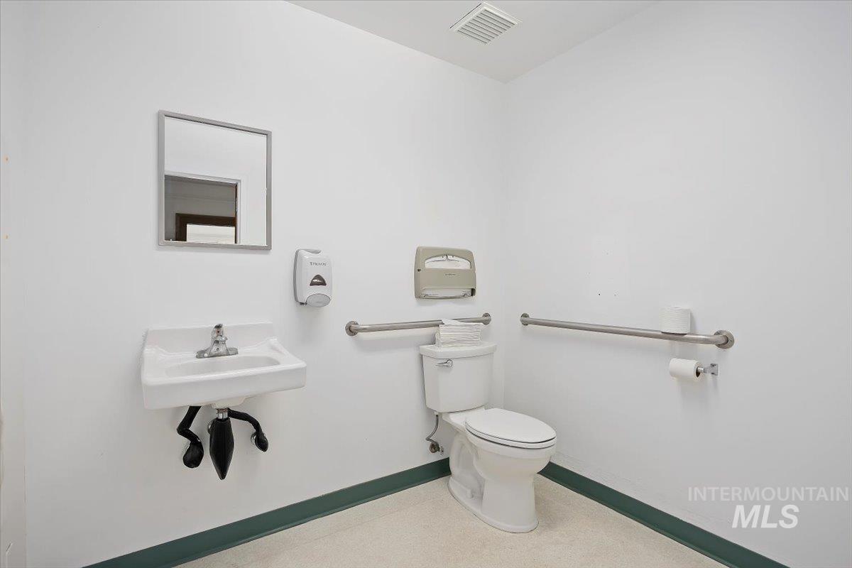 708 Shoshone St, Twin Falls, Idaho 83301, Business/Commercial For Sale, Price $475,000,MLS 98971443